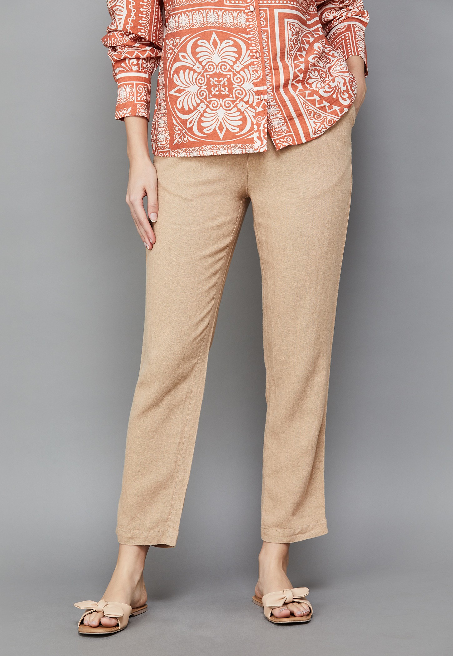 VAN HEUSEN Solid Trousers-picture-20