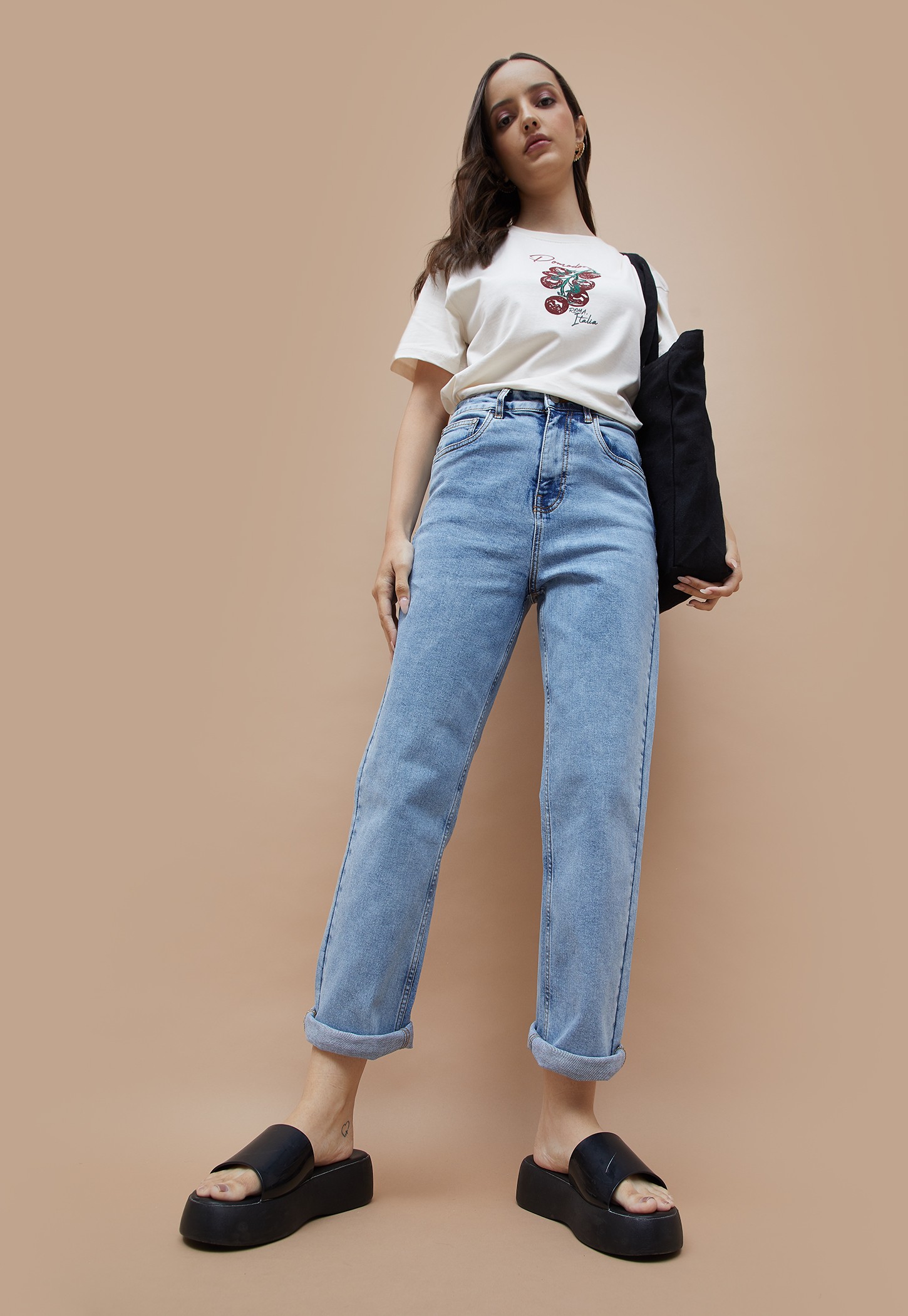 FAME FOREVER Light Washed Straight Fit Jeans-picture-27