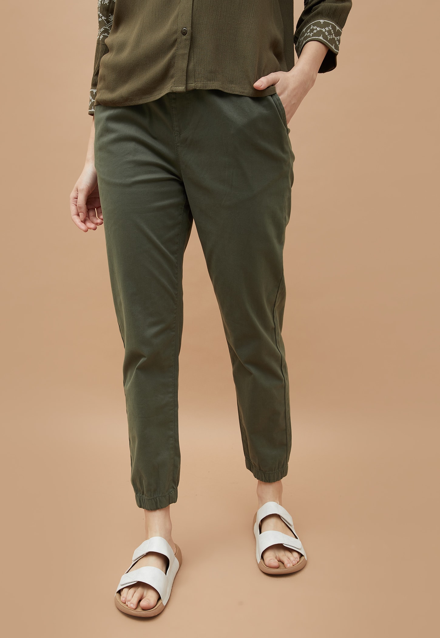 FAME FOREVER Solid Joggers-picture-32