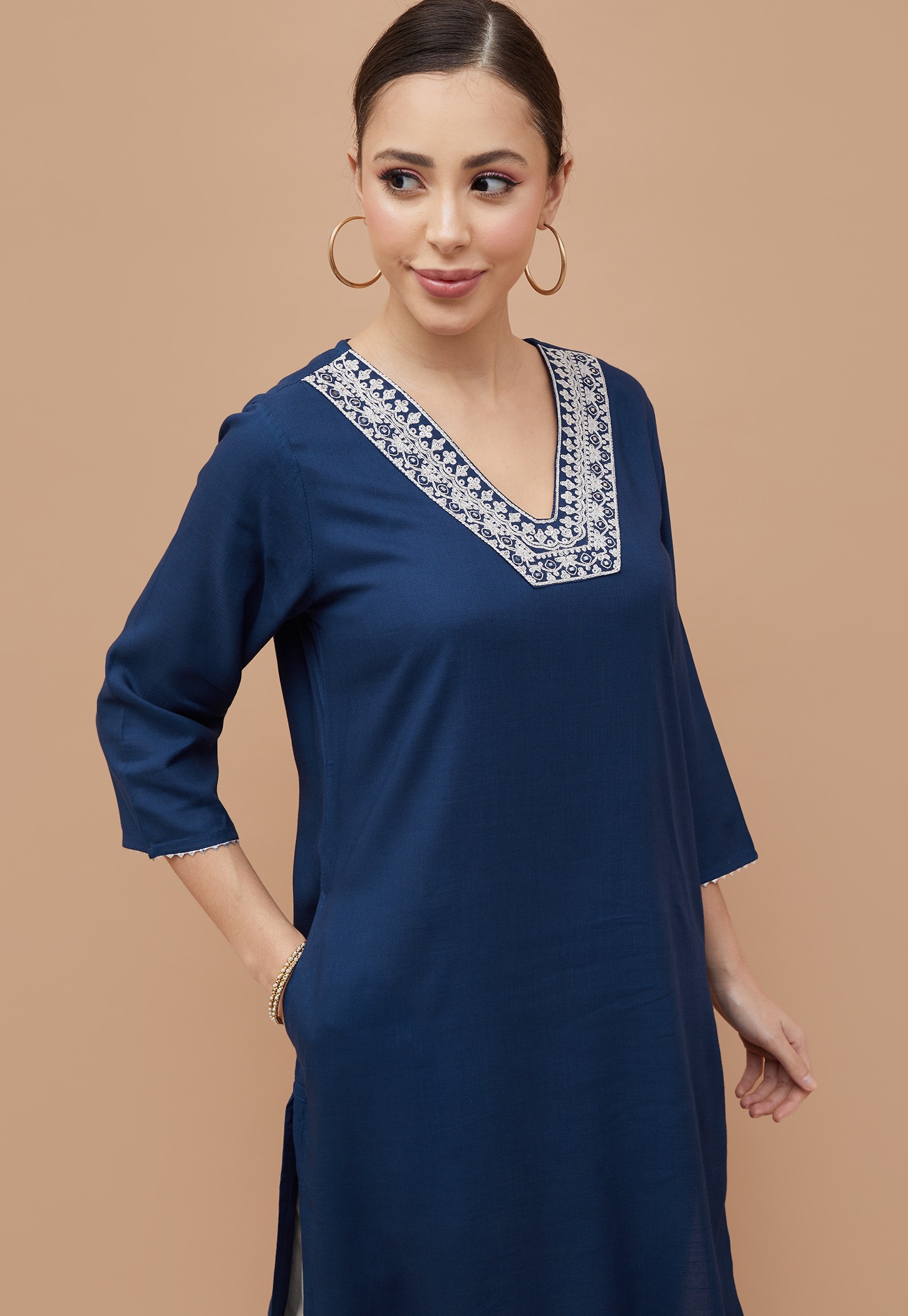 MELANGE Embroidered Neck Straight Kurta-picture-37