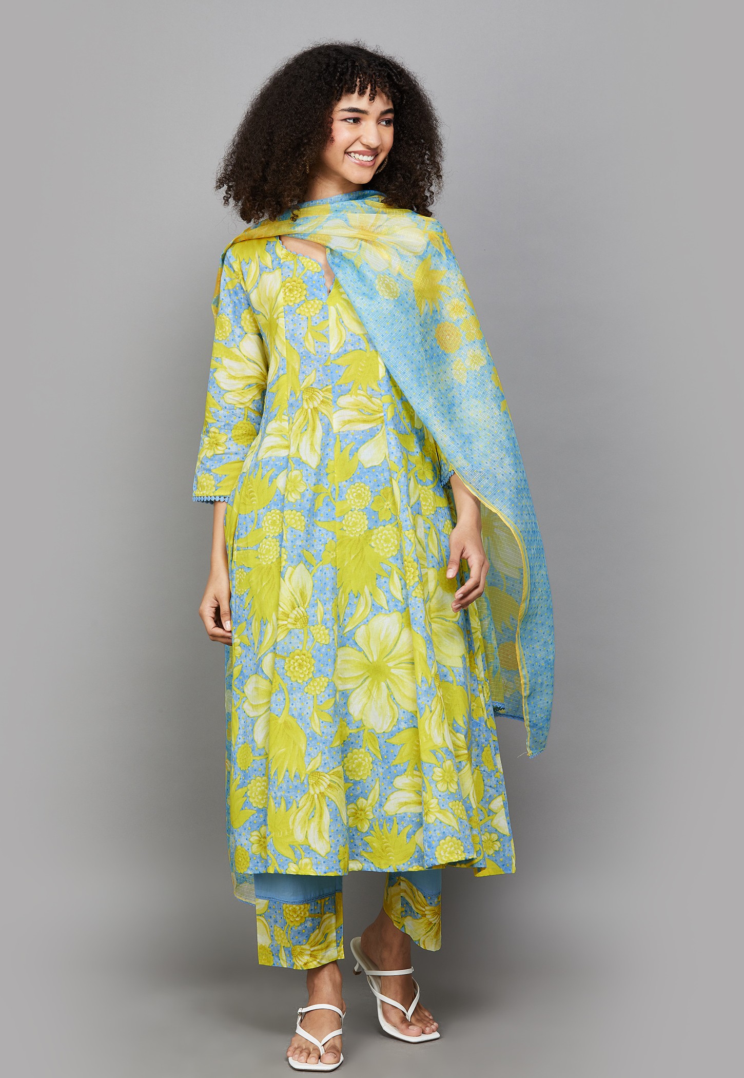 W Floral Print Kalidar Kurta Set-picture-37