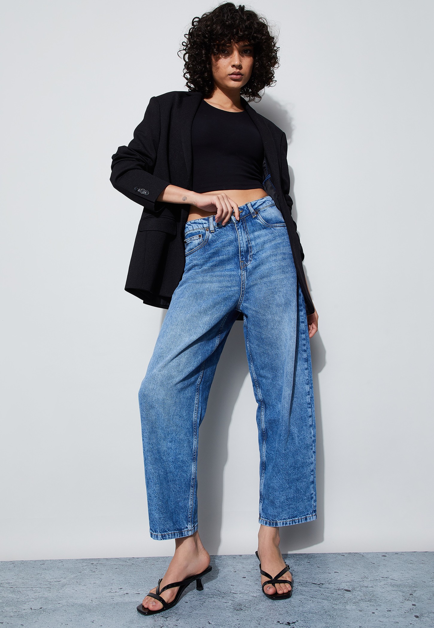 GINGER Washed High-Waist Jeans-picture-17
