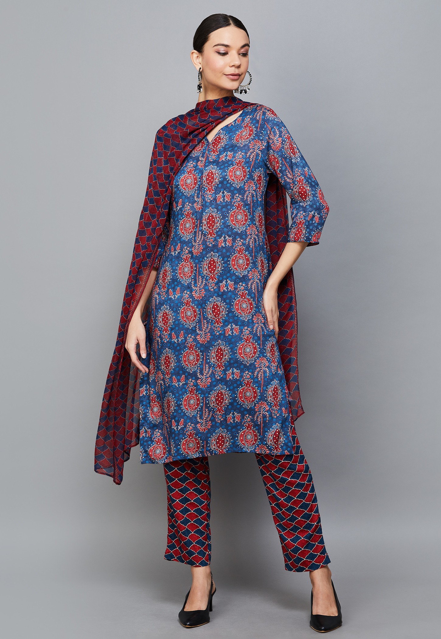 W Ethnic Motif Straight Kurta Set-picture-19