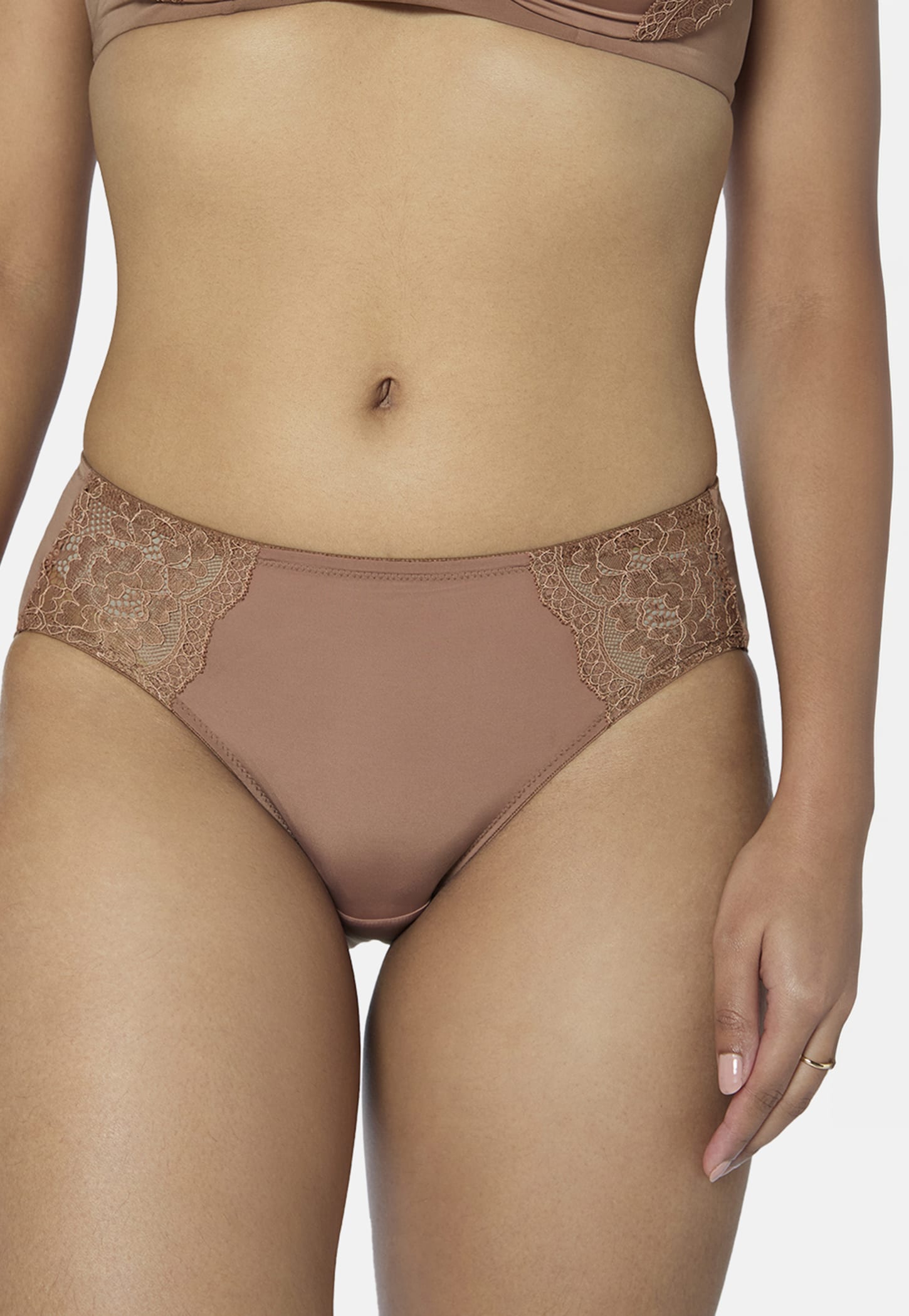 TRIUMPH Lace Hipster Panty-image-3