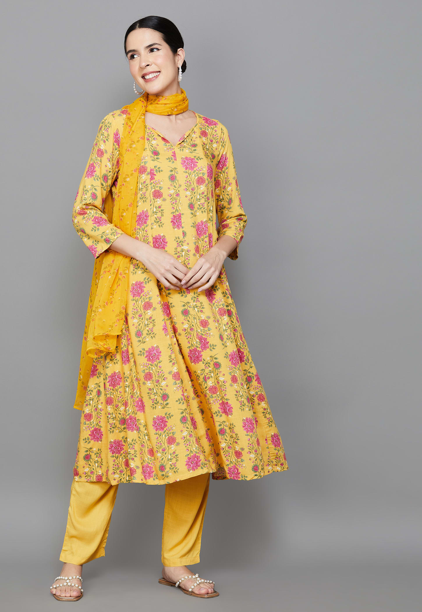 W Floral Print Flared Kurta Set-picture-34