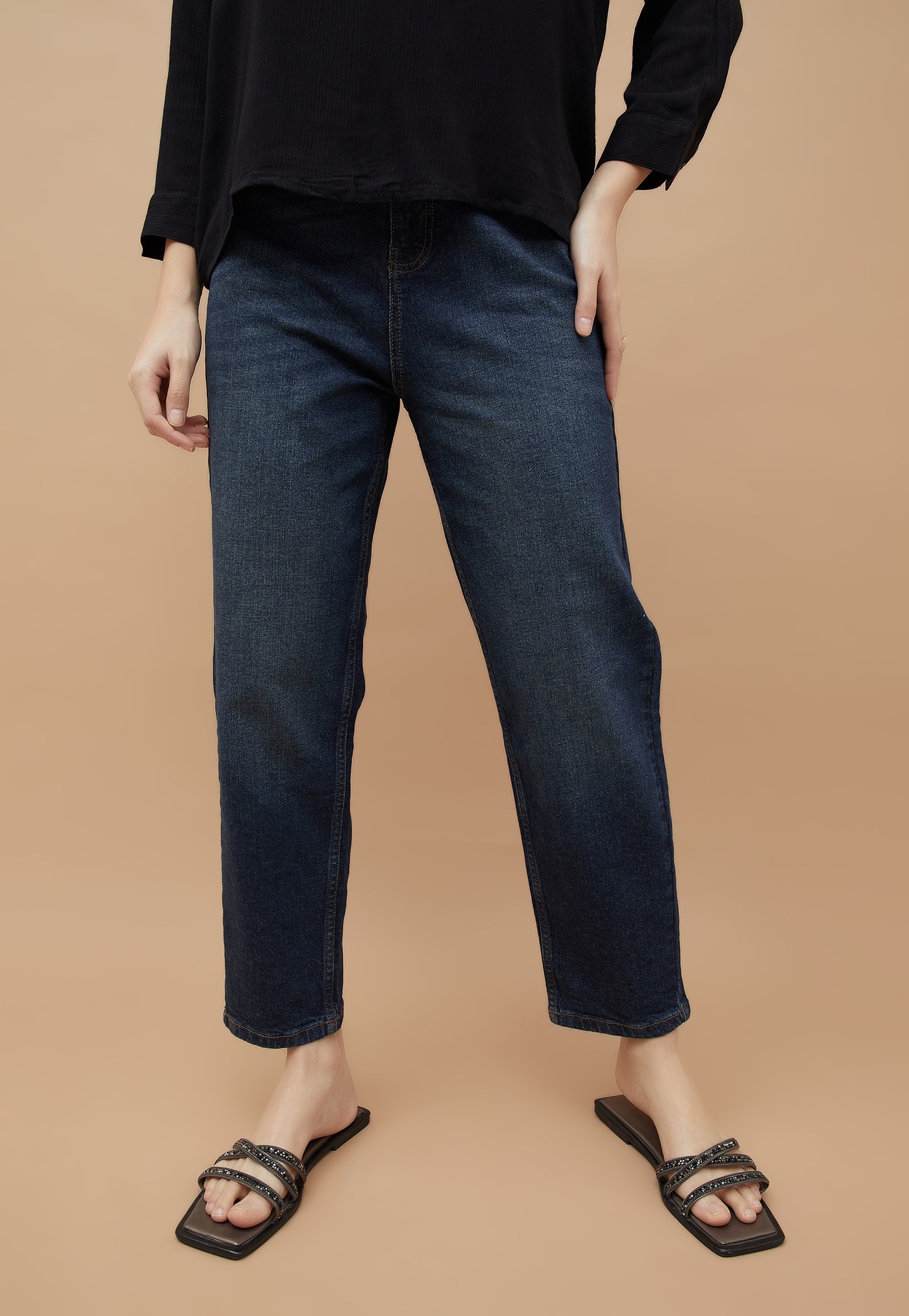 FAME FOREVER Solid Mom Fit Jeans-image-10
