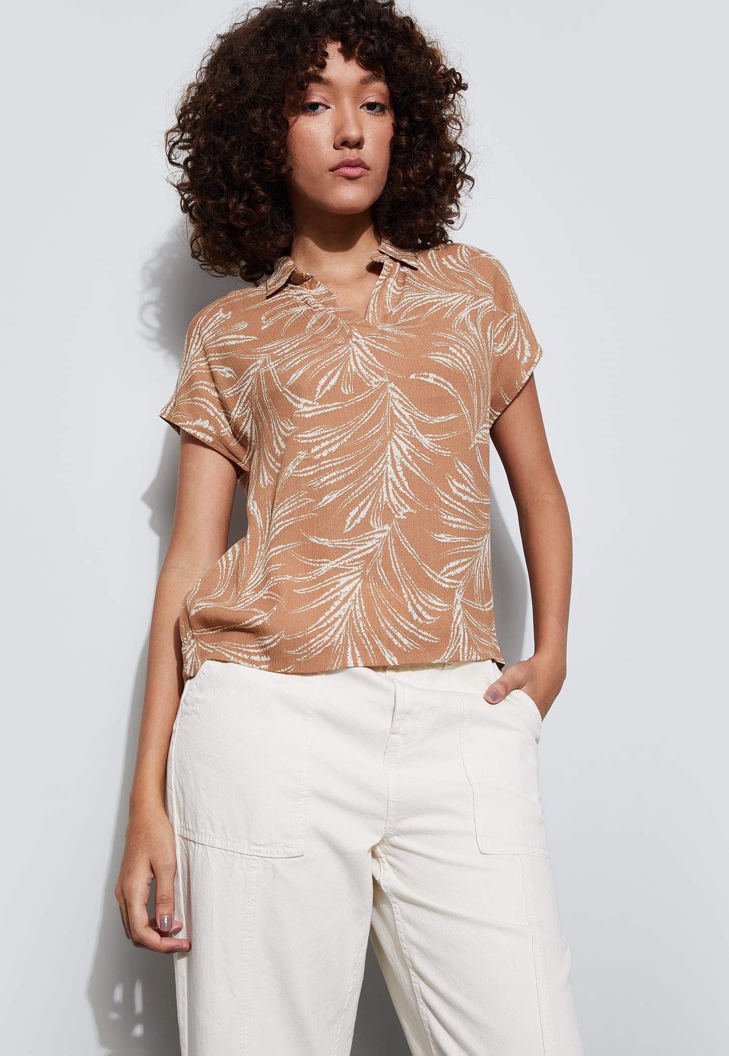FAME FOREVER Botanical Print Collared Top-picture-26
