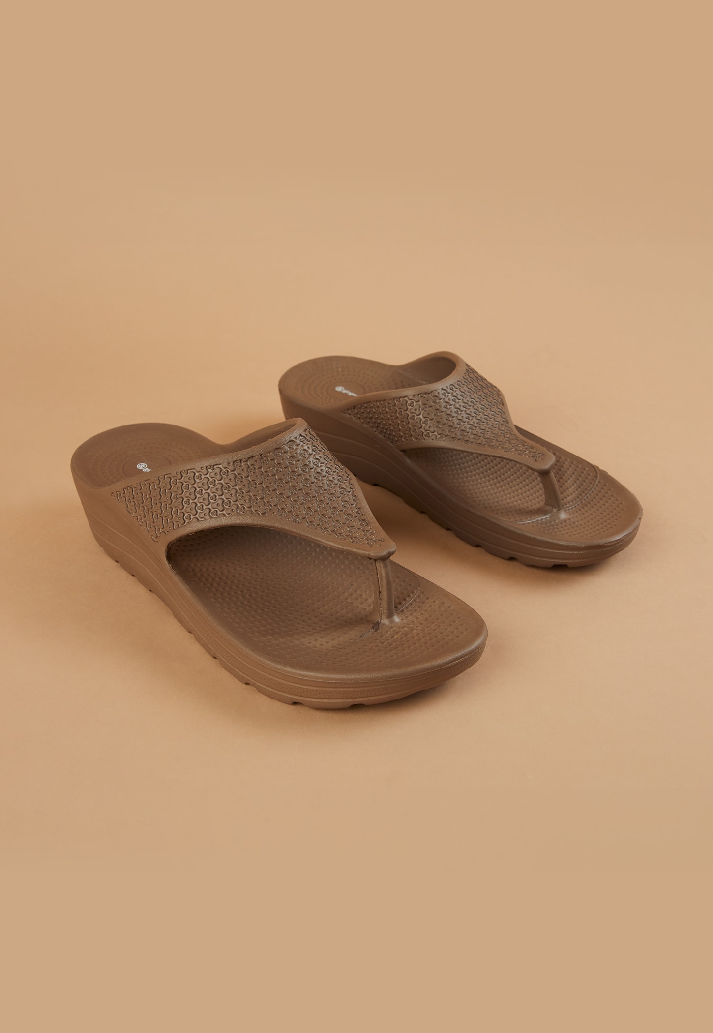 GINGER Textured Platformed Flip-Flops-image-34