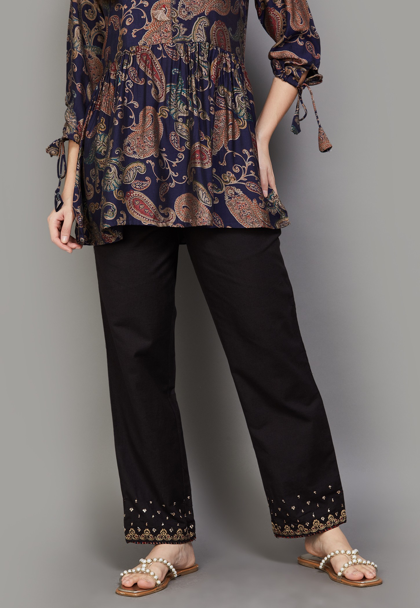 W Embroidered Straight Pants-picture-13