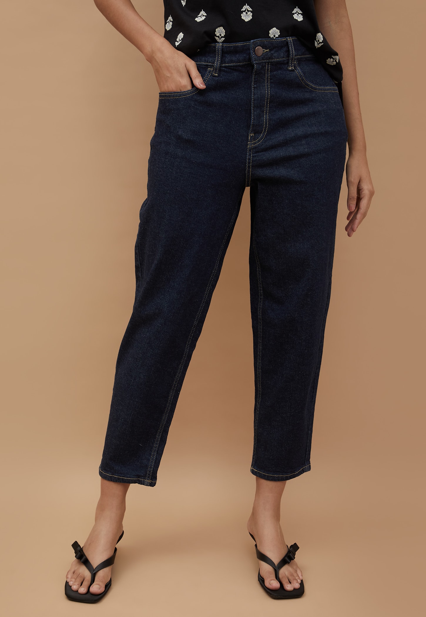 COLOUR ME Solid Mom Fit Crop Jeans