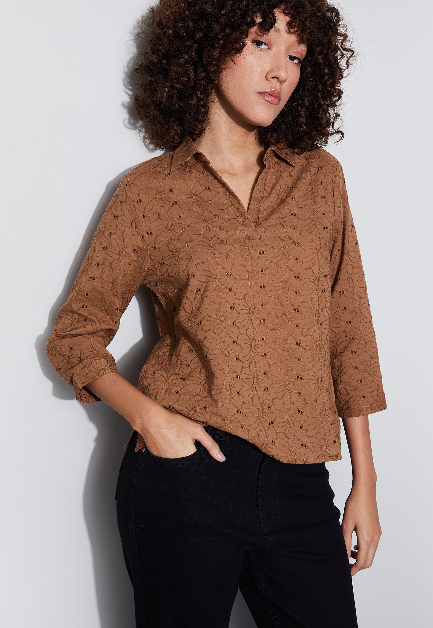 FAME FOREVER Schiffli Embroidered Crop Top-picture-38