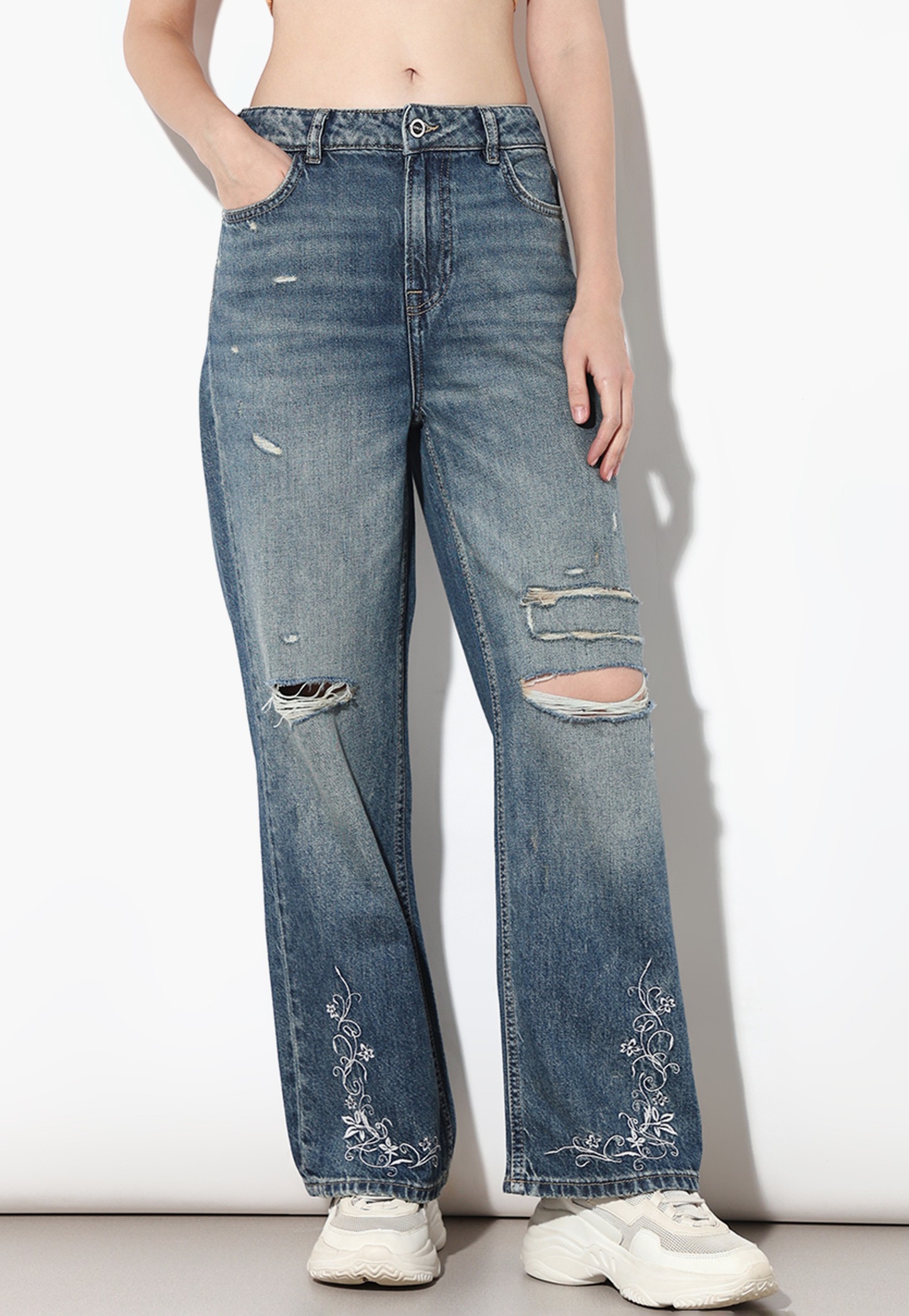 ONLY Distressed Embroidered Straight Fit Jeans-picture-33