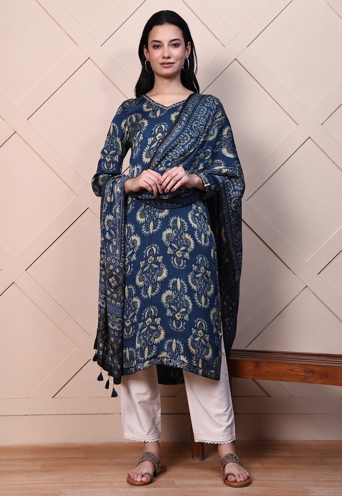 W Printed Dupatta-image-32