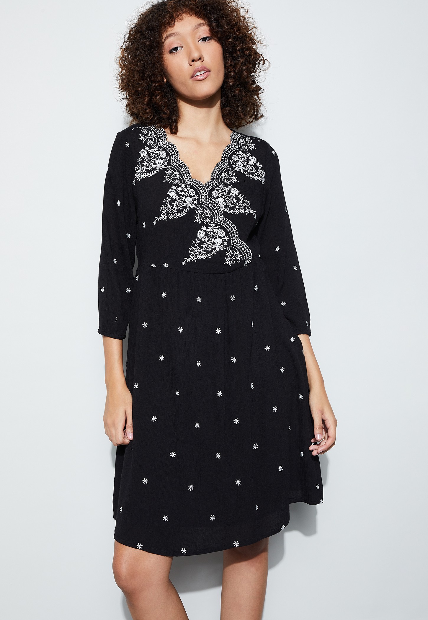 FAME FOREVER Embroidered A-line Dress-picture-24