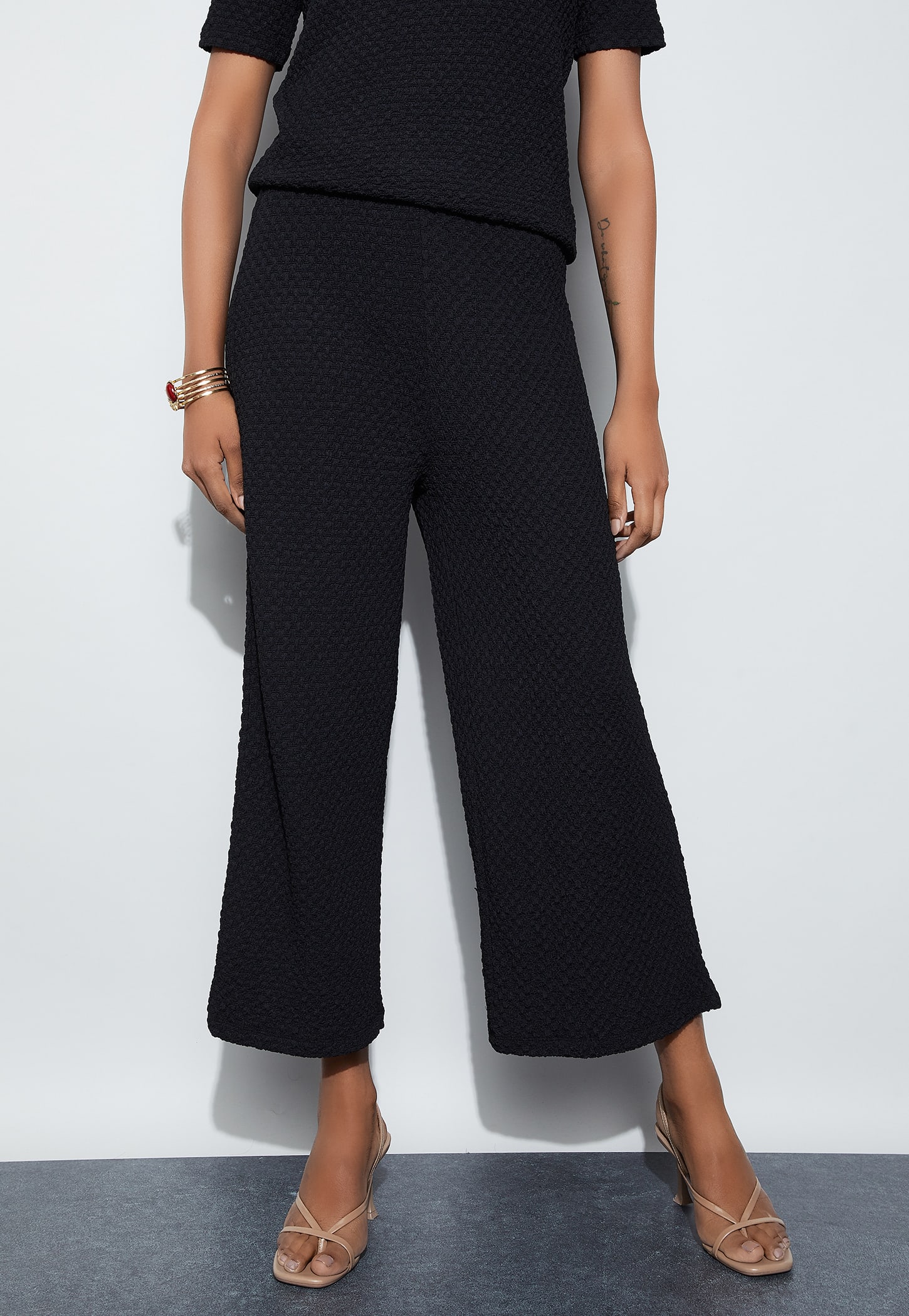CODE Textured Cropped Trousers-picture-19