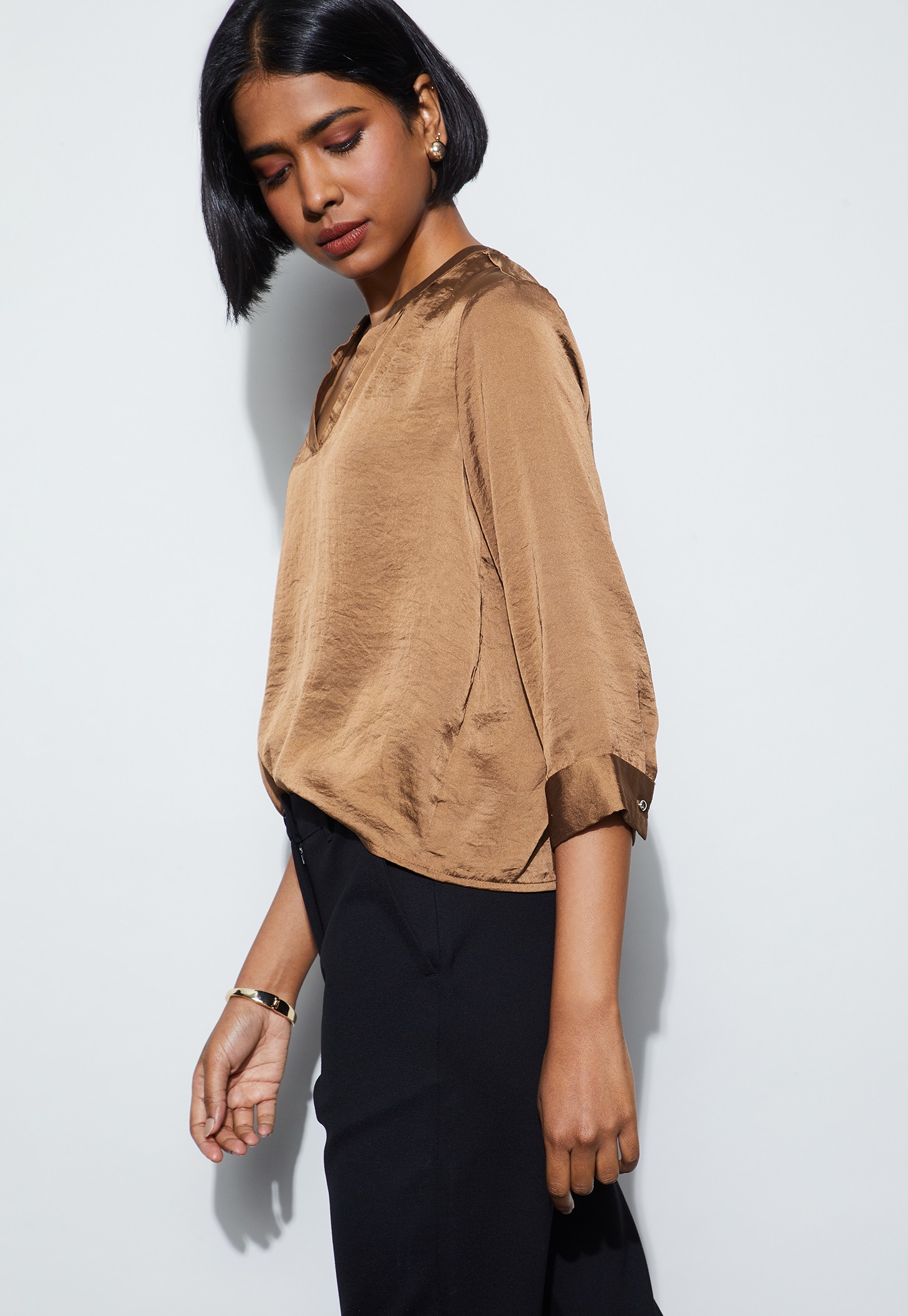 CODE CLASSIC Solid V-Neck Button Closure Top-picture-32