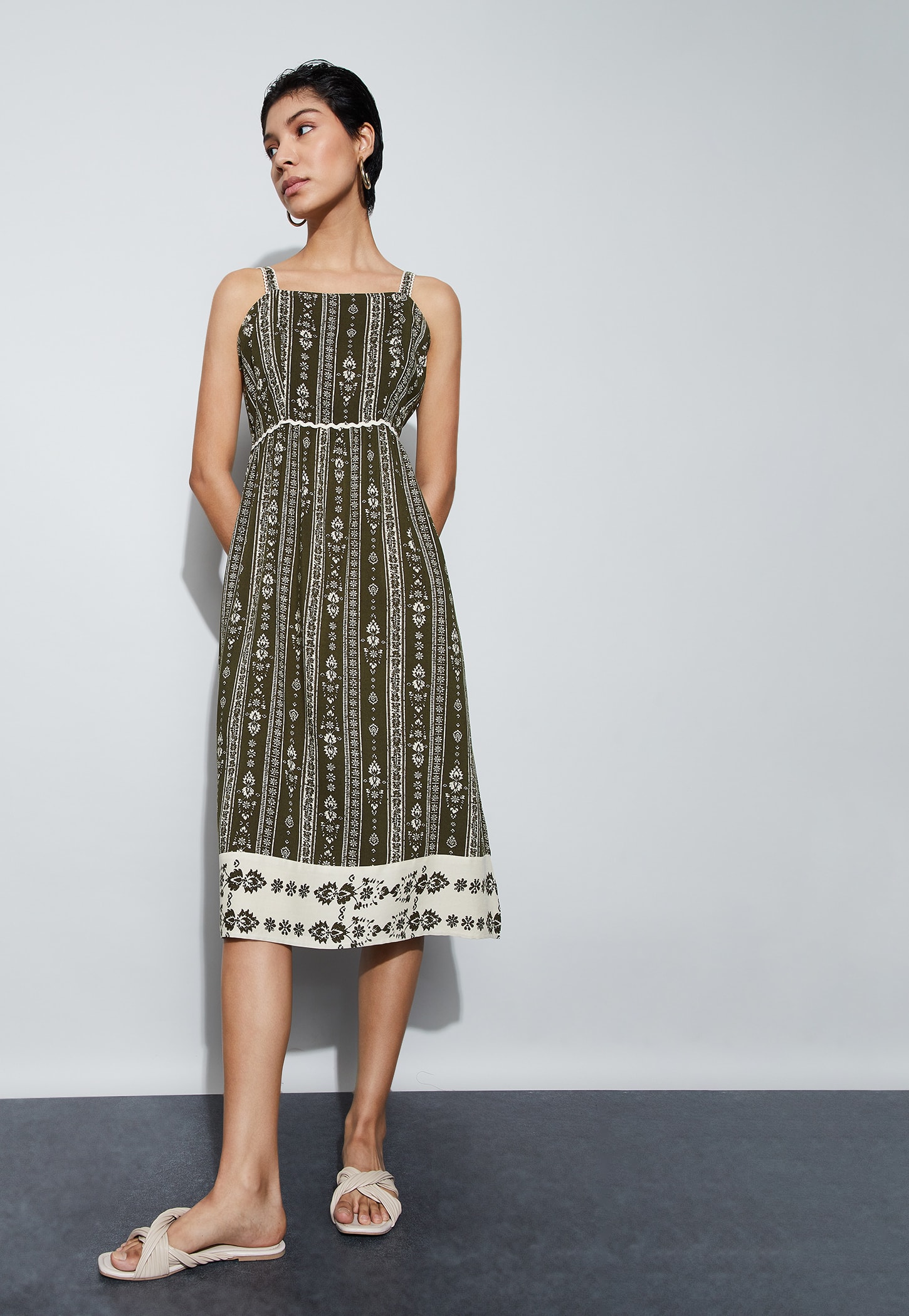 FAME FOREVER Printed A-line Dress-picture-24