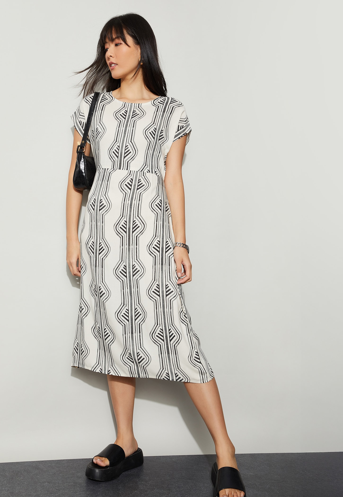 FAME FOREVER Printed Midi Dress-image-9