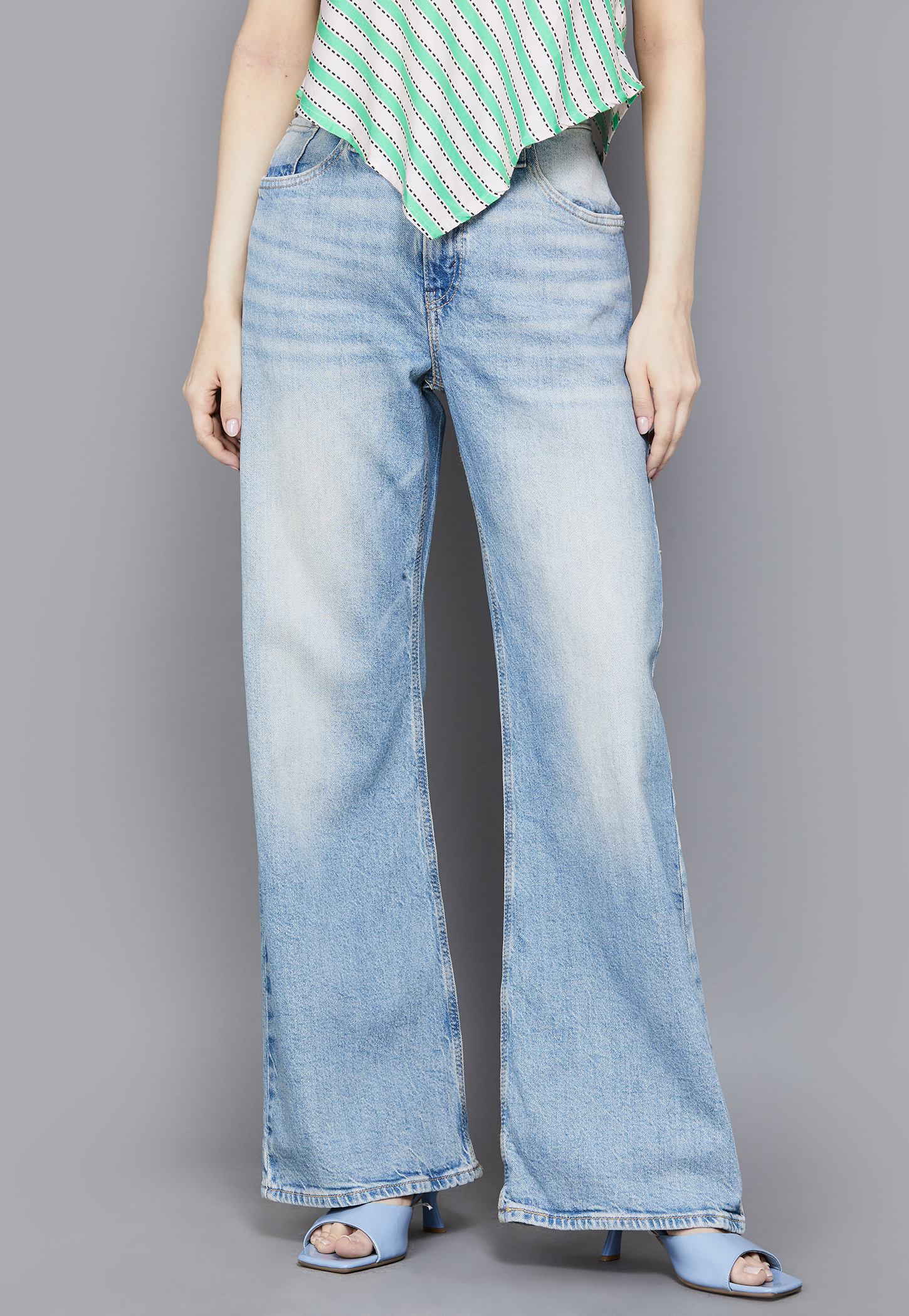 LEVI'S Solid Relaxed Fit Jeans-picture-11