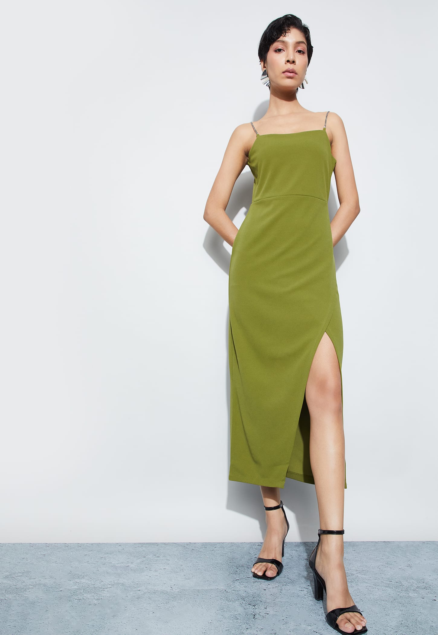 CODE Solid Bodycon Dress-picture-11