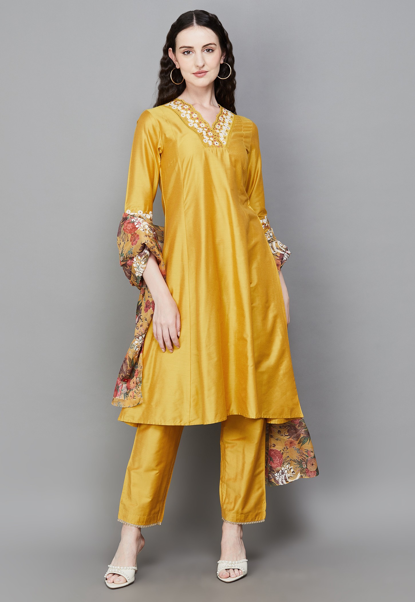 W Embroidered Kurta Set-picture-47