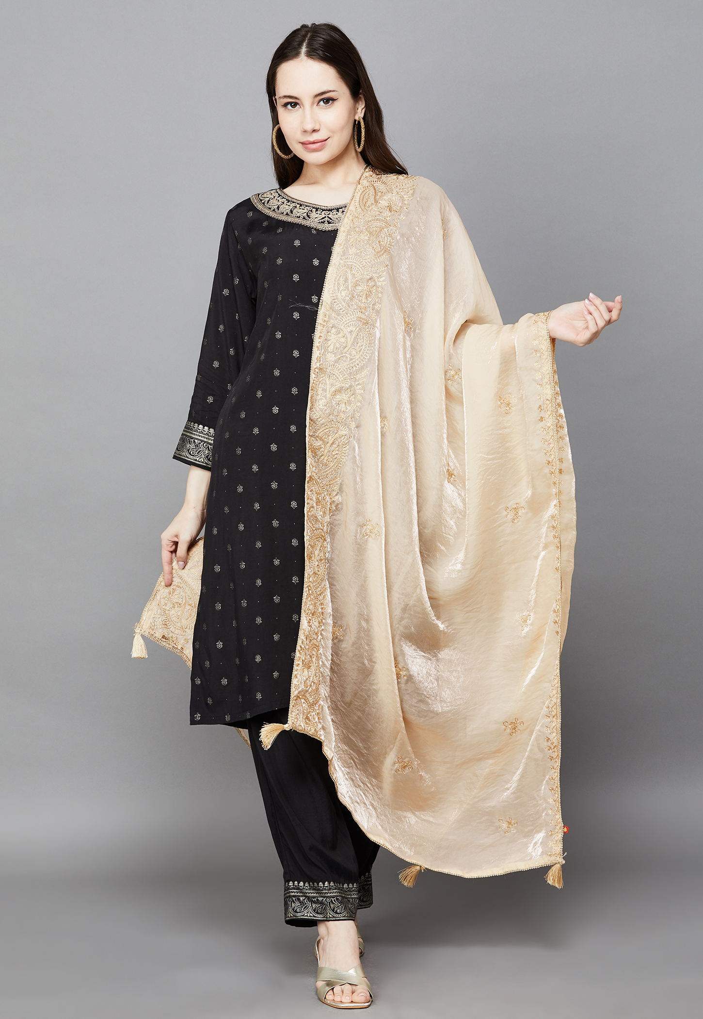 SPAN Embroidered Dupatta-picture-11