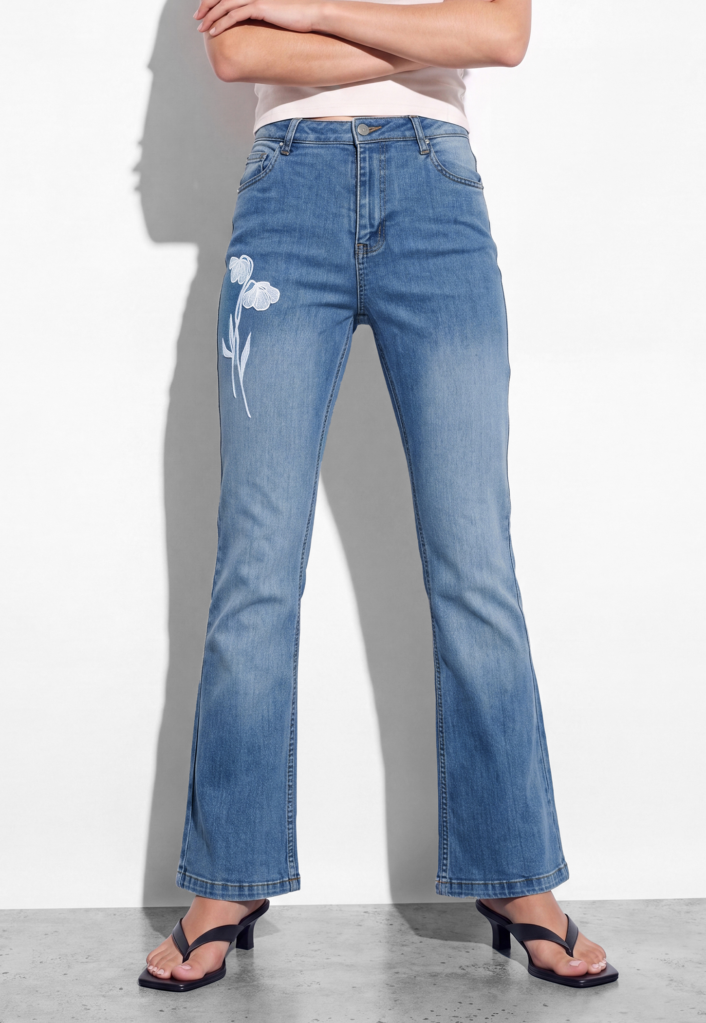 GINGER Embroidered Woven Jeans-picture-13
