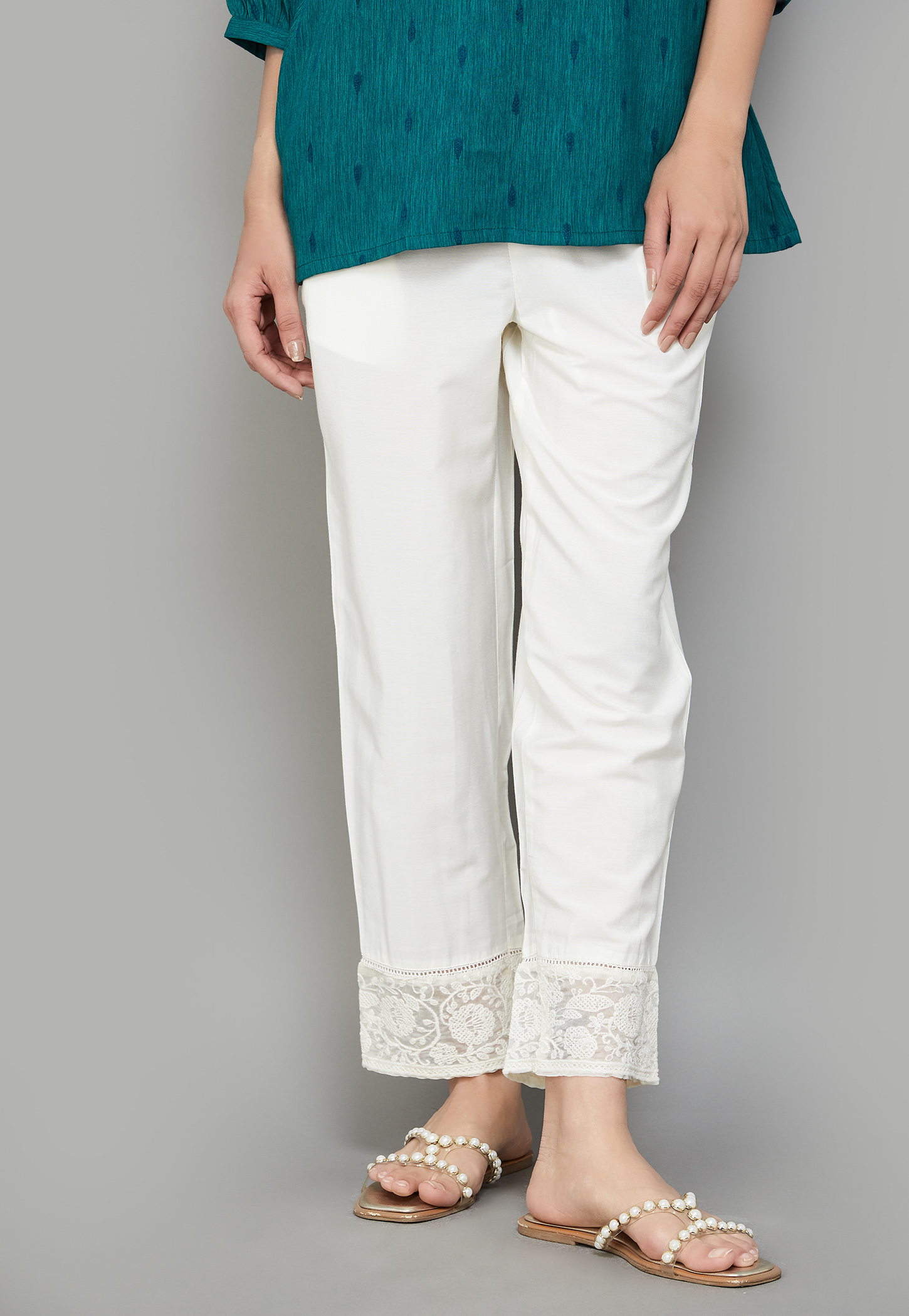 W Embroidered Straight Pants-picture-24