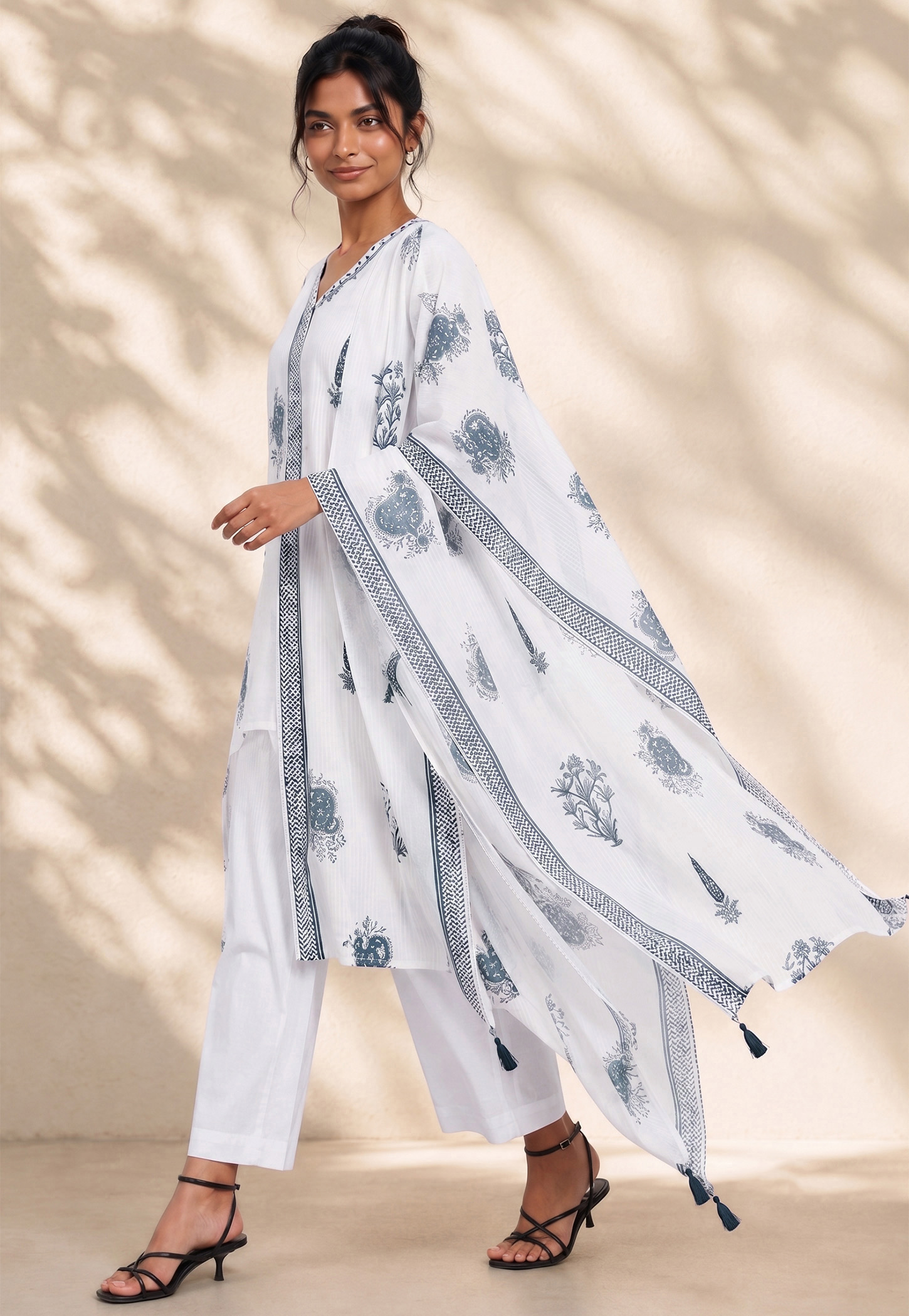 MELANGE Floral Ethnic Motif Stole-picture-18