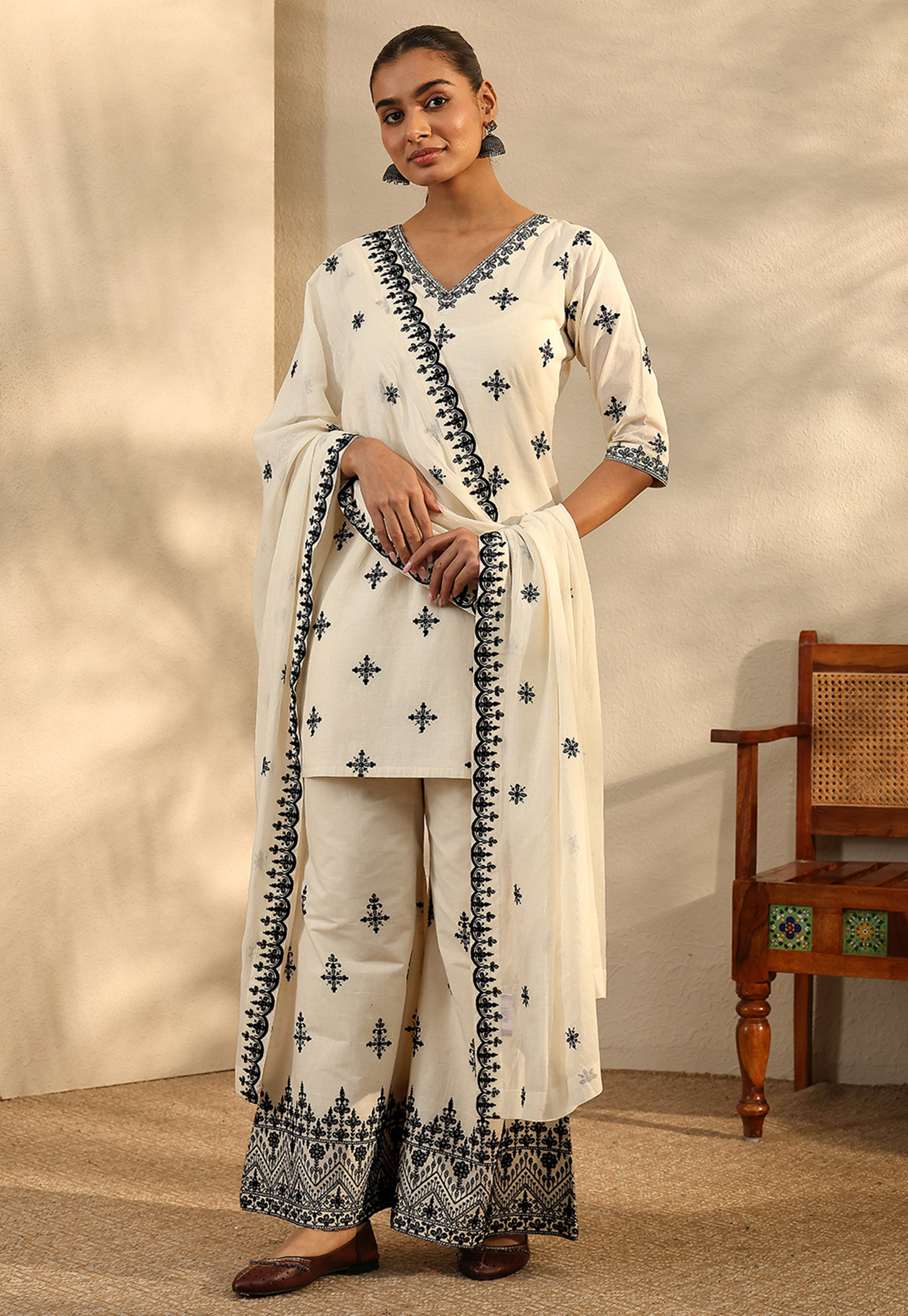 LIBAS Embroidered Kurta Set-picture-10