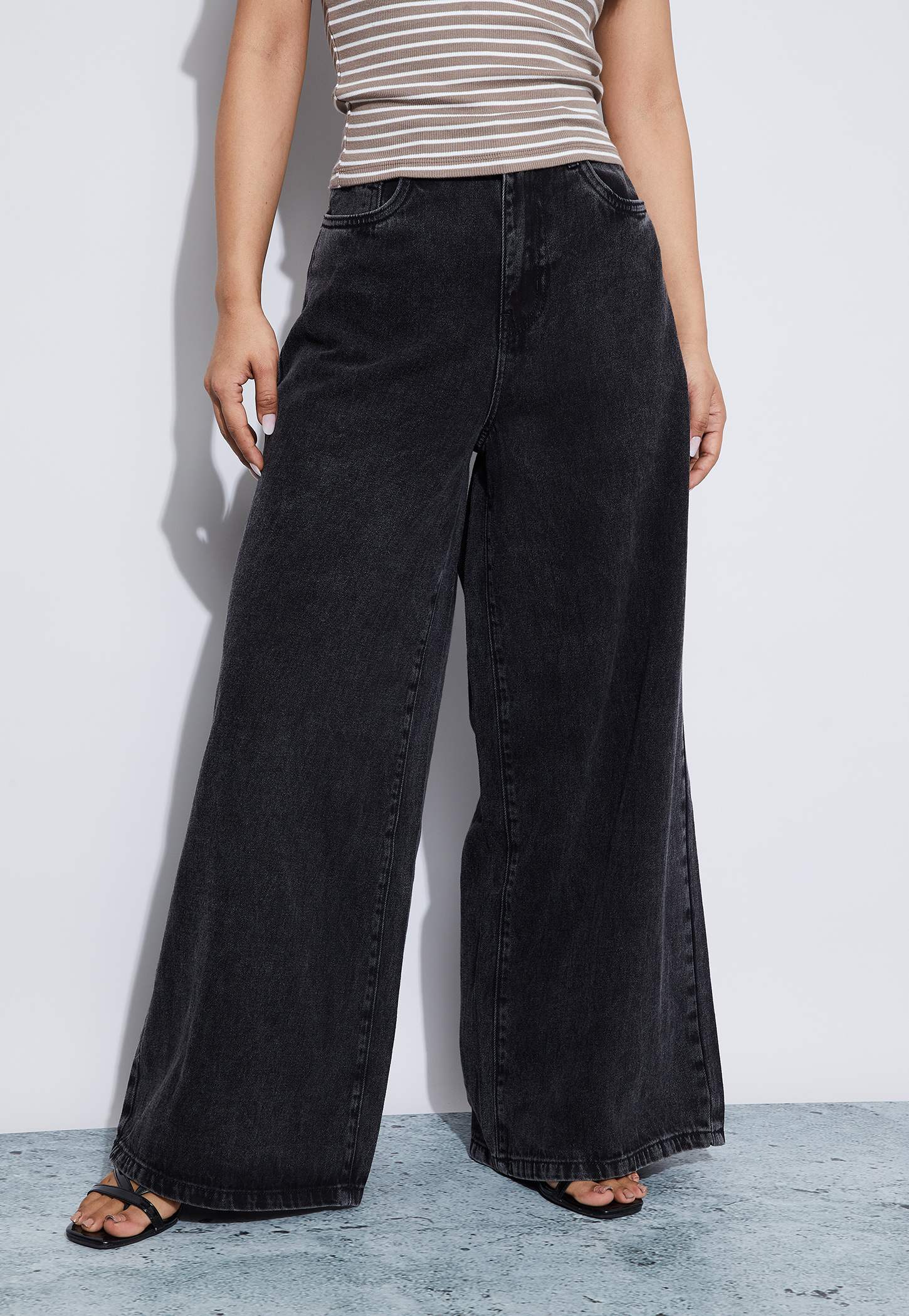 GINGER Solid Wide-Leg Jeans-picture-15