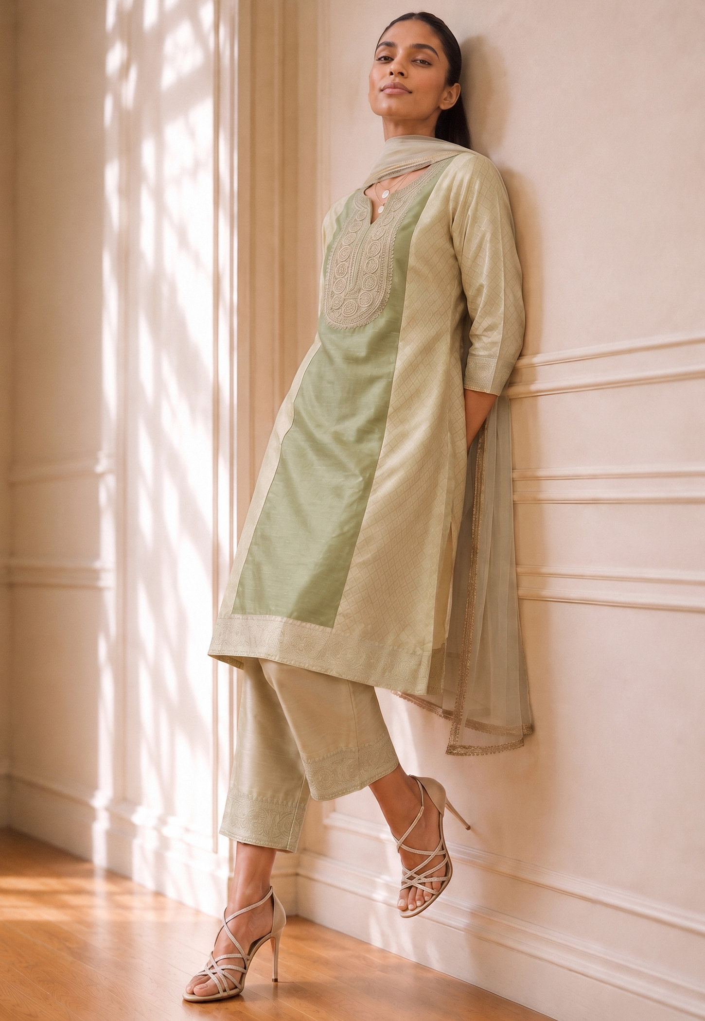 MELANGE Embroidered Straight Pants-picture-22