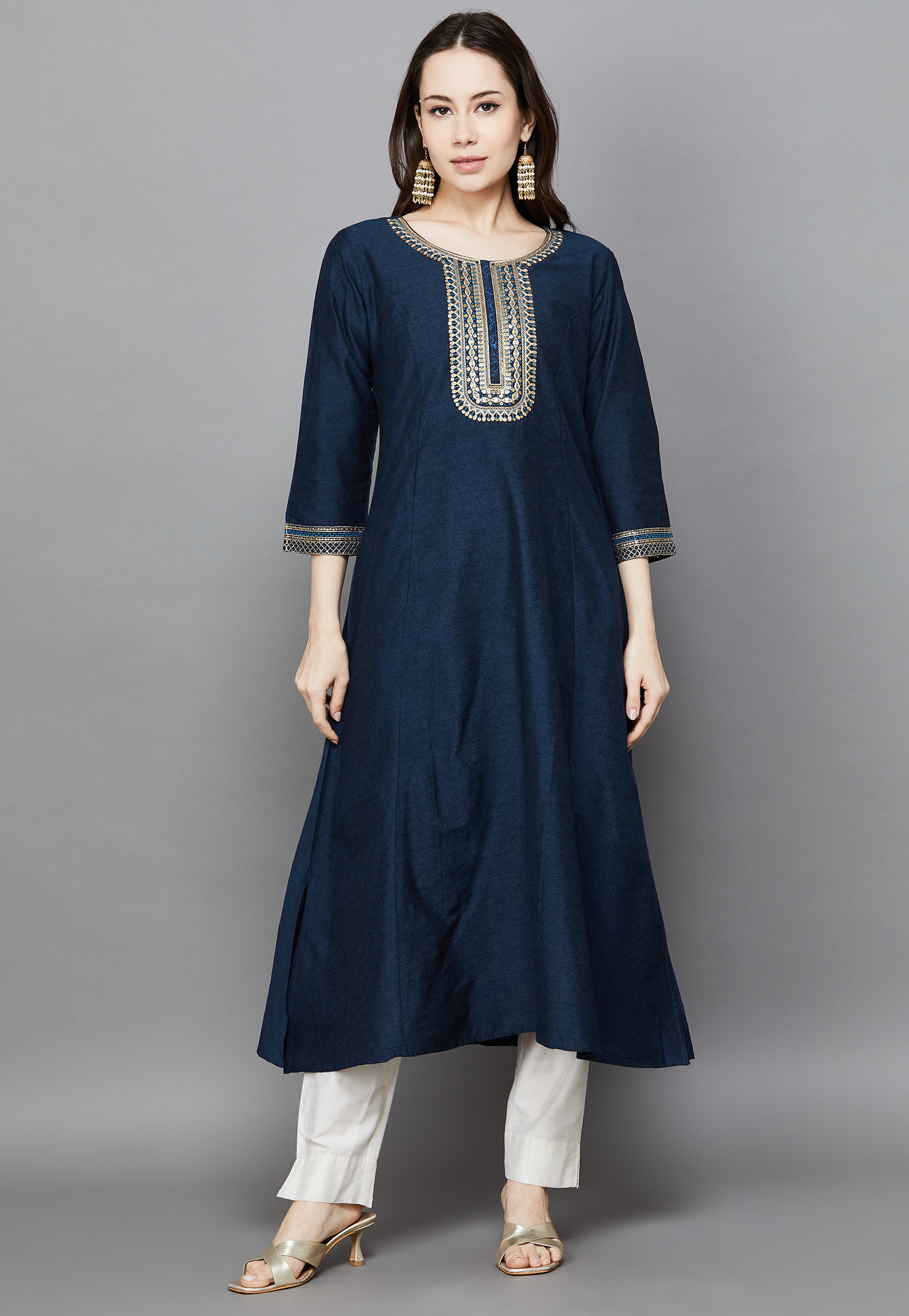 SPAN Embroidered Straight Kurta-picture-26