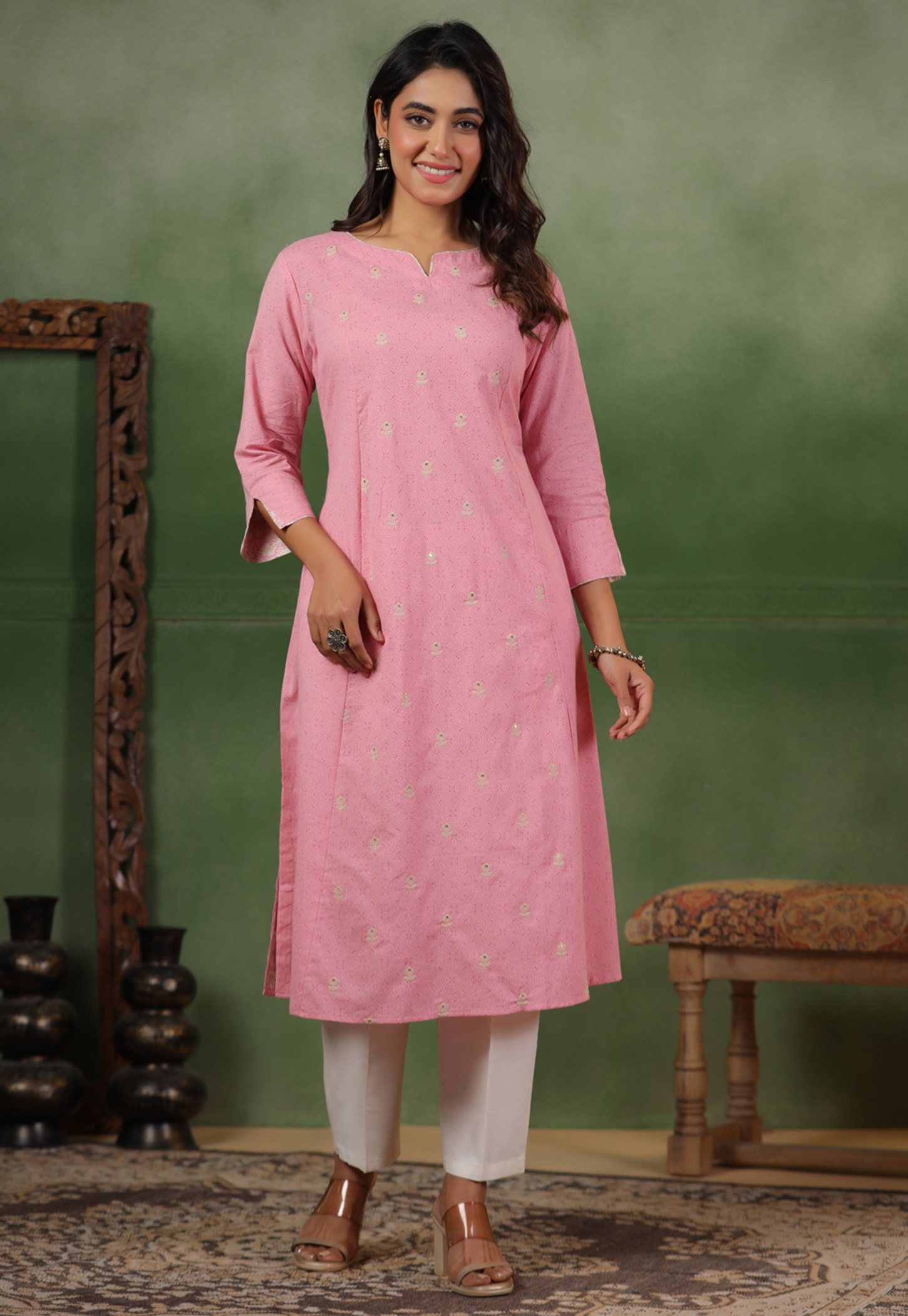 SPAN Embroidered Notched Neck 3/4th Sleeves Straight Kurta-picture-46