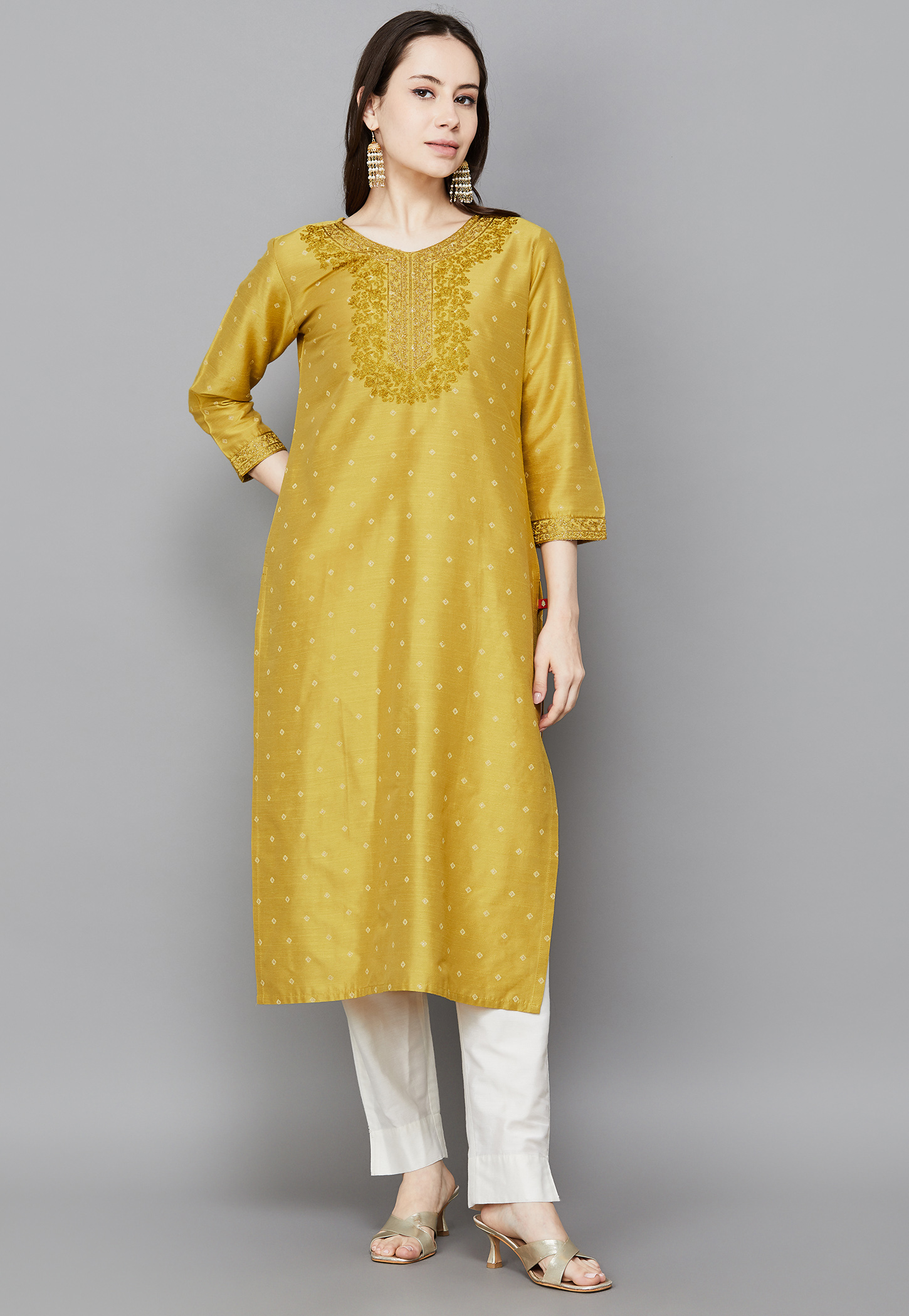 SPAN Embroidered Straight Kurta-picture-17