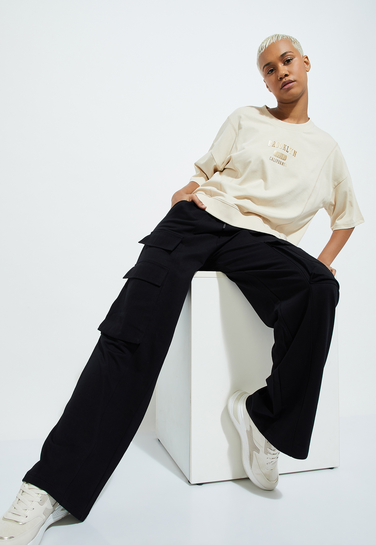URB_N Women Relaxed Fit Cargo Track Pants-picture-37
