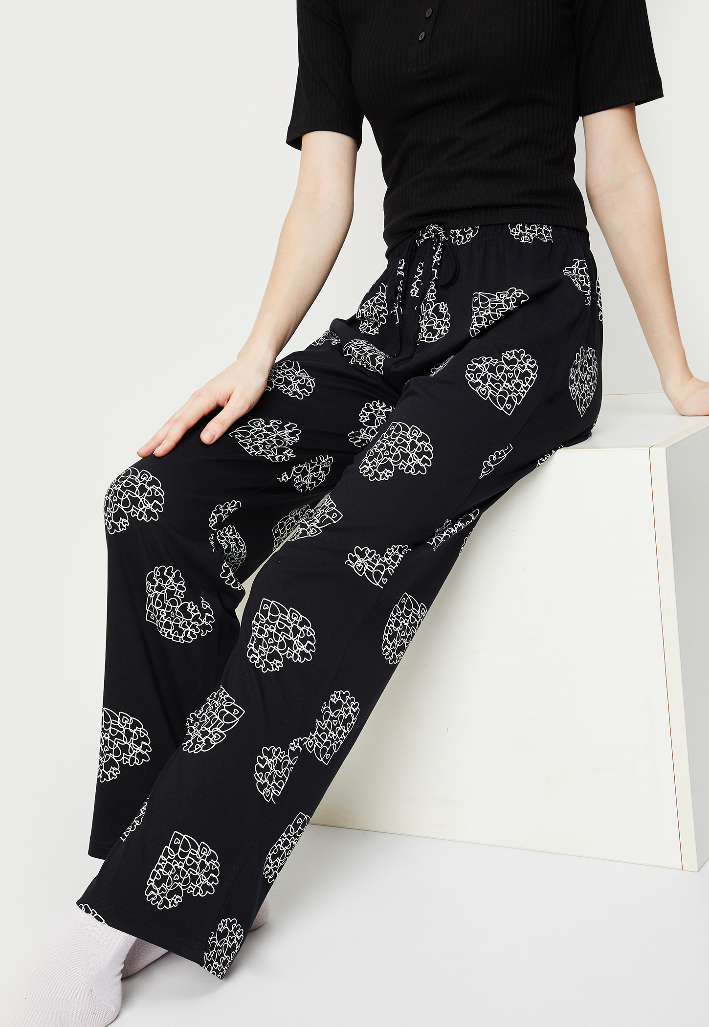 Women Printed Pyjamas-image-33