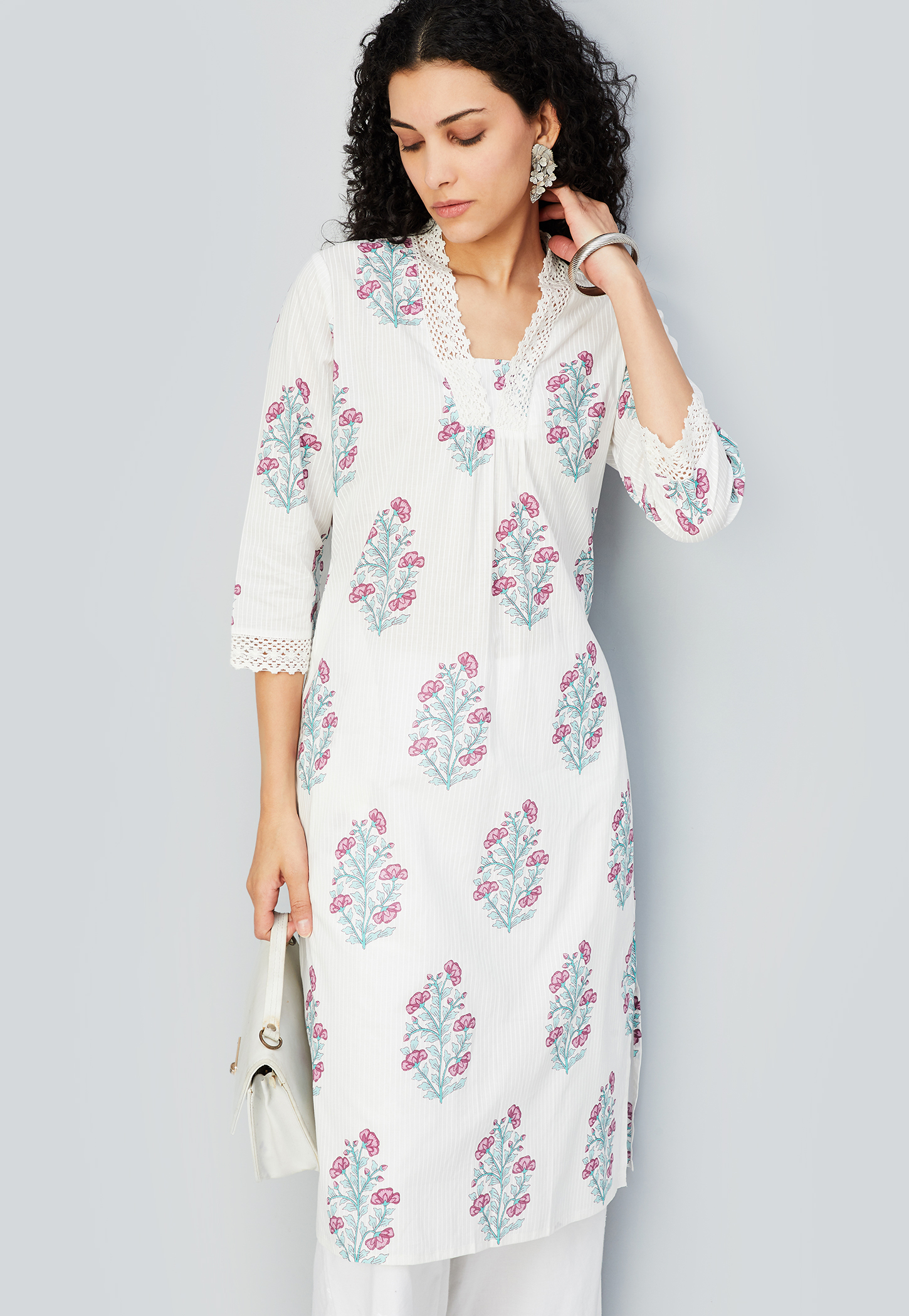 Women Floral Printed Straight Kurta-picture-13