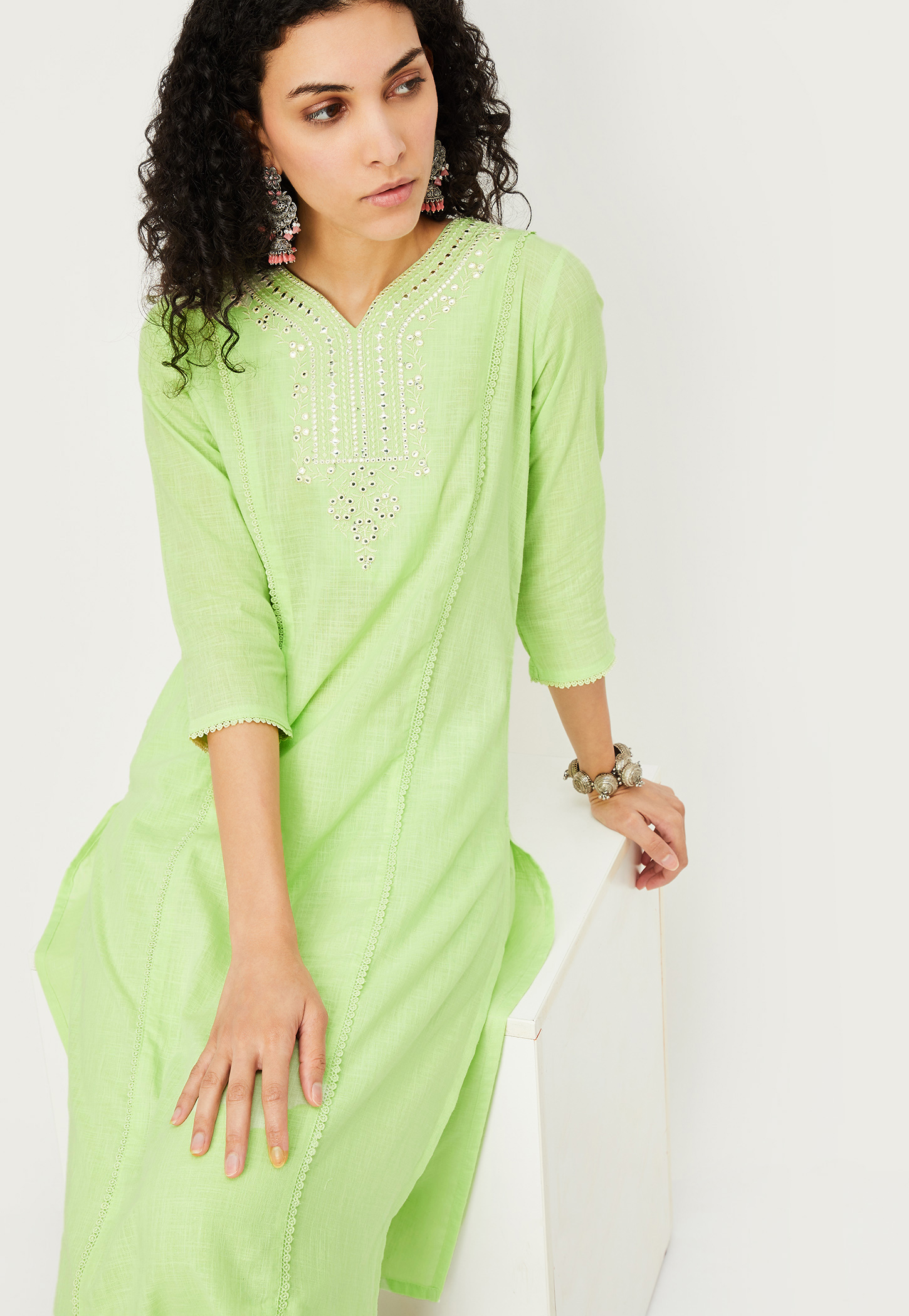 Women Embroidered Straight Kurta Set-picture-32