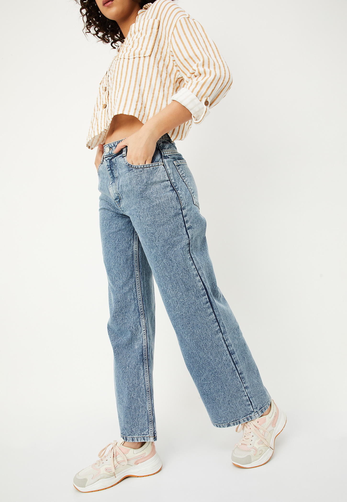 Women Washed Wide Leg Jeans-picture-45