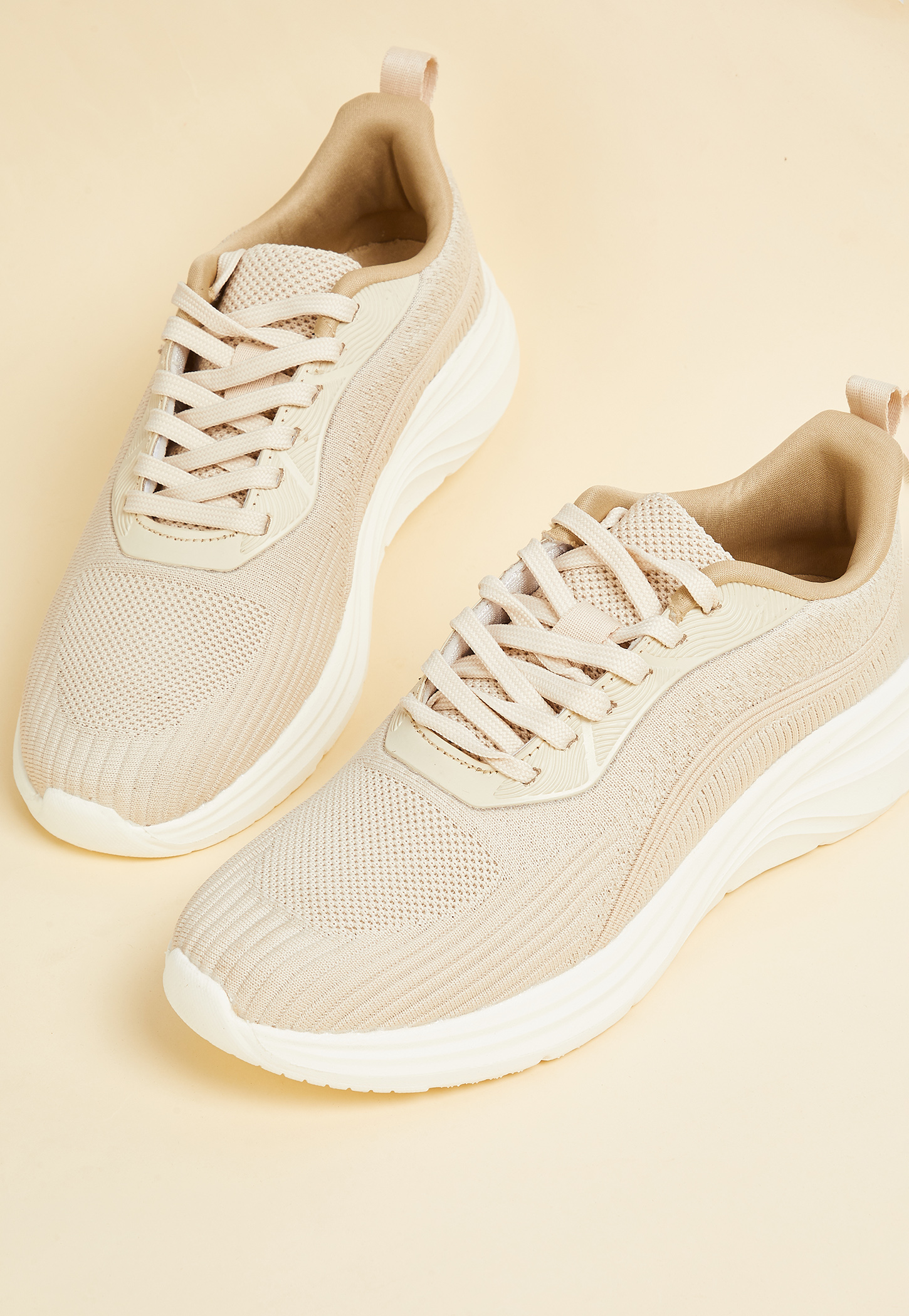 maxed shoes for ladies