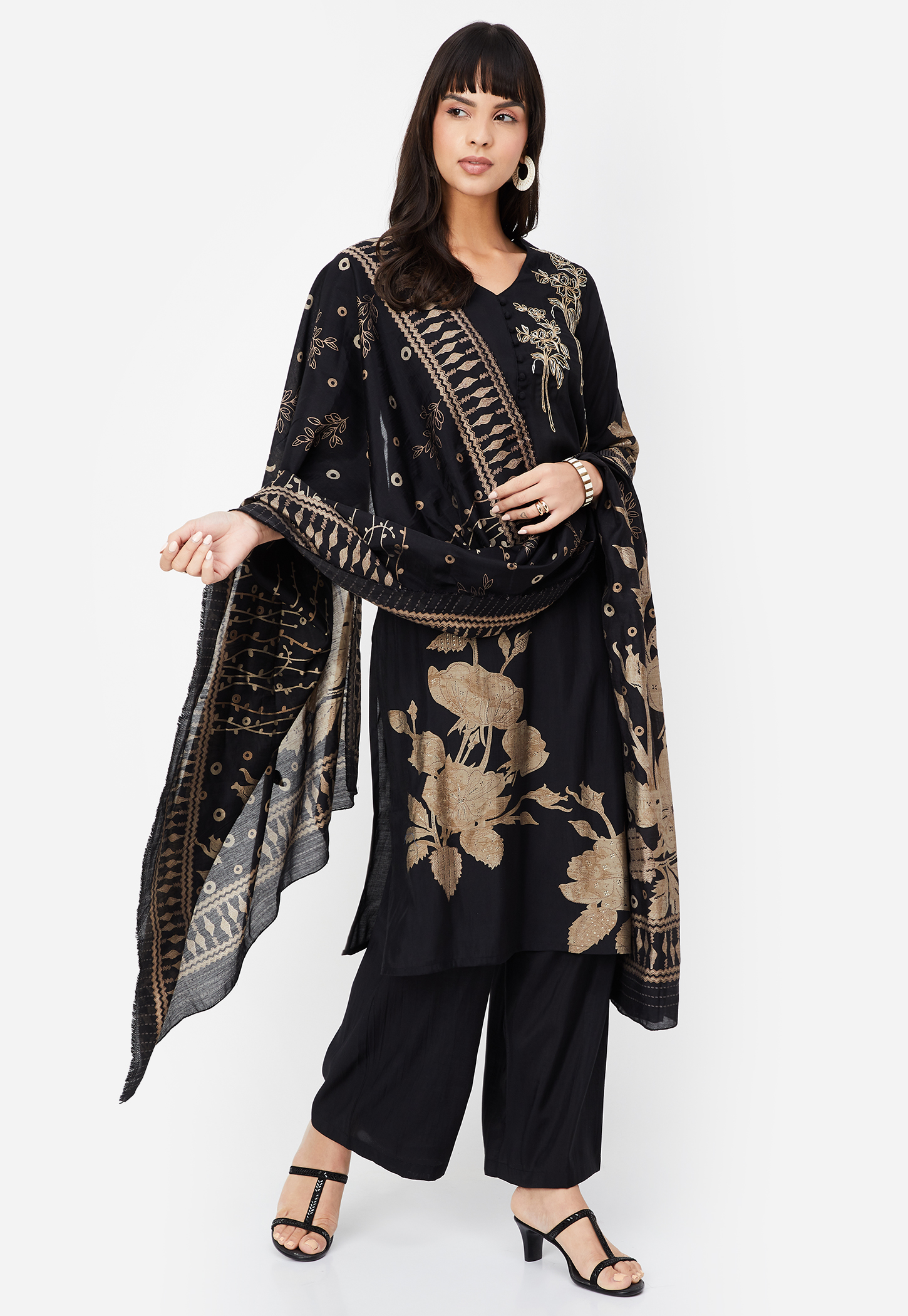 Women Floral Embroidered Straight Kurta Set-image-3