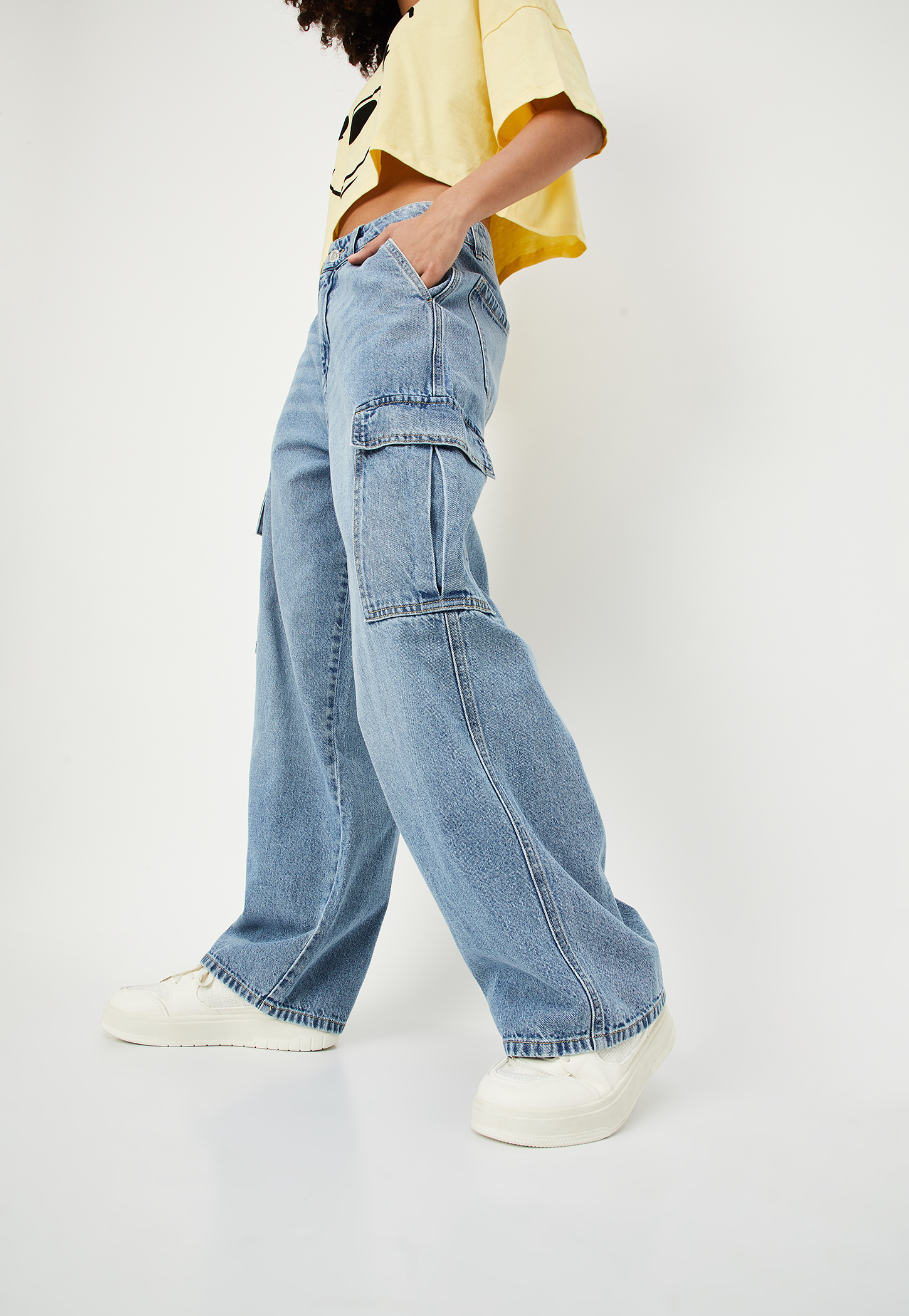 Women Lightwashed Cargo Jeans-picture-55