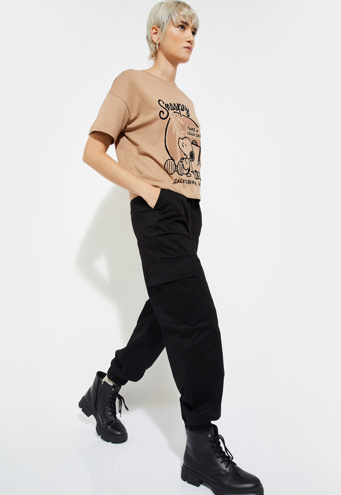 ALAYA F x URB_N Women Solid Baggy Fit Cargo Joggers-picture-39