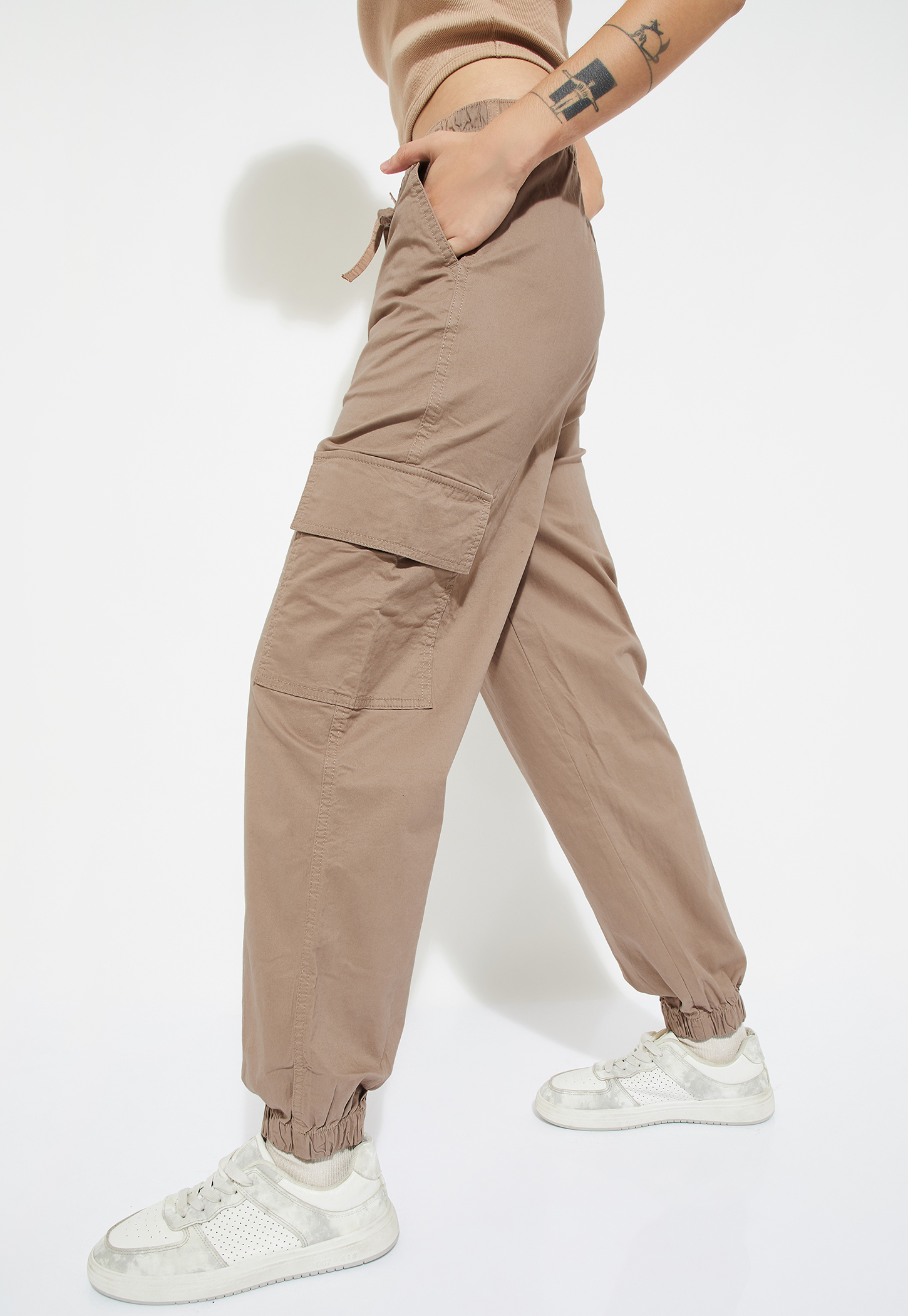ALAYA F x URB_N Women Solid Baggy Fit Cargo Joggers-picture-39