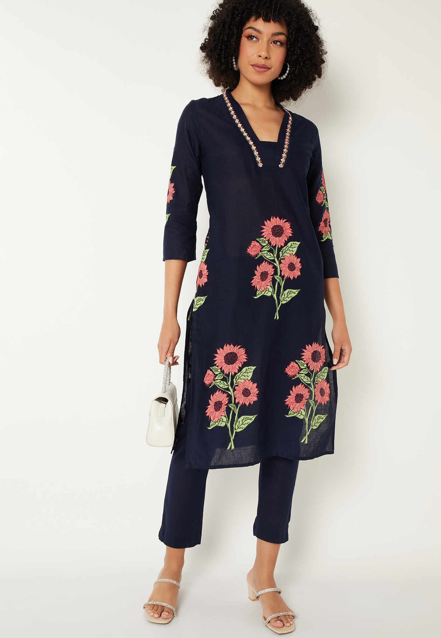 Women Floral Print Straight Kurta Set-picture-24