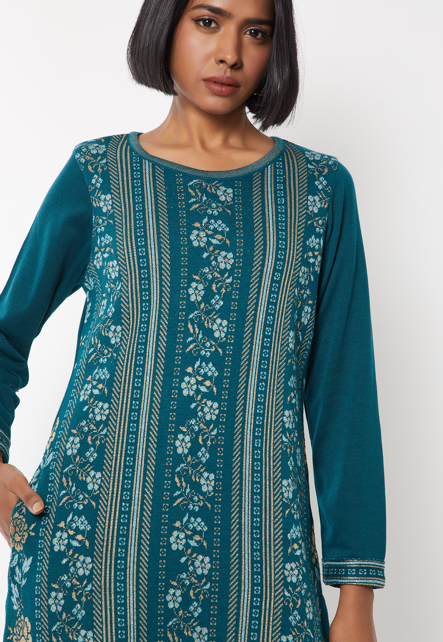 Women Knit Straight Winter Kurta-image-16