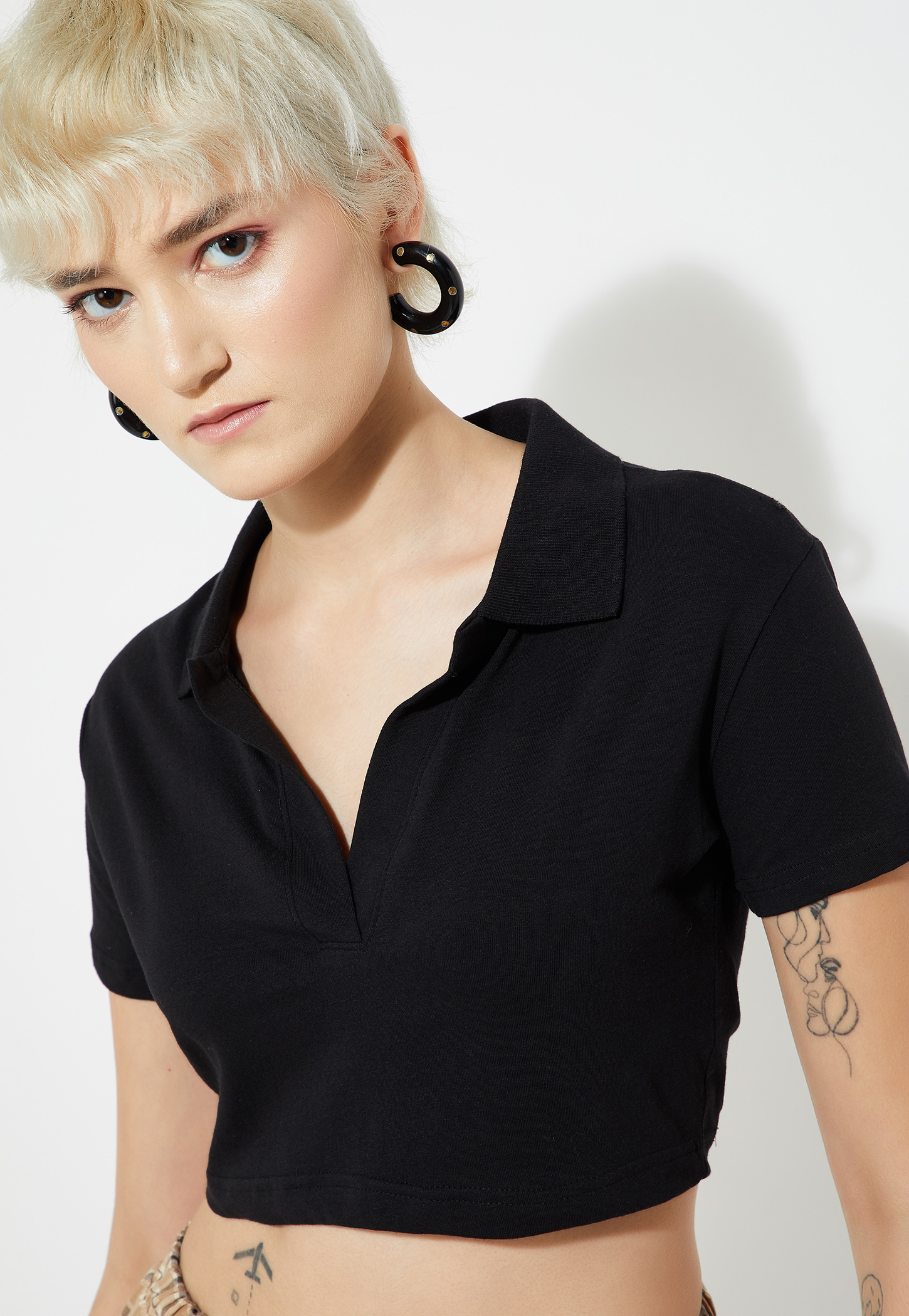 ALAYA F x URB_N Women Solid Crop Top-picture-33