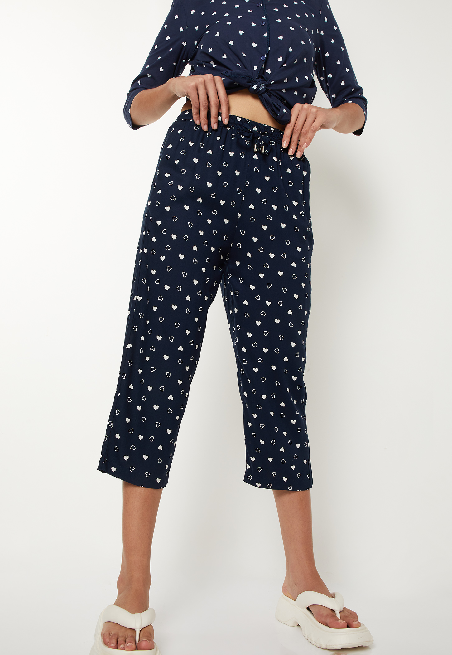 Women Heart Print Capris-picture-34