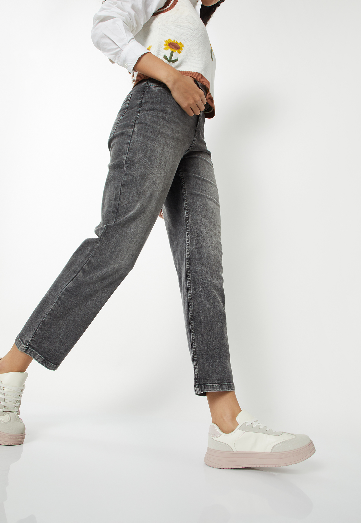 Women Washed Boxy Fit Crop Jeans-picture-50